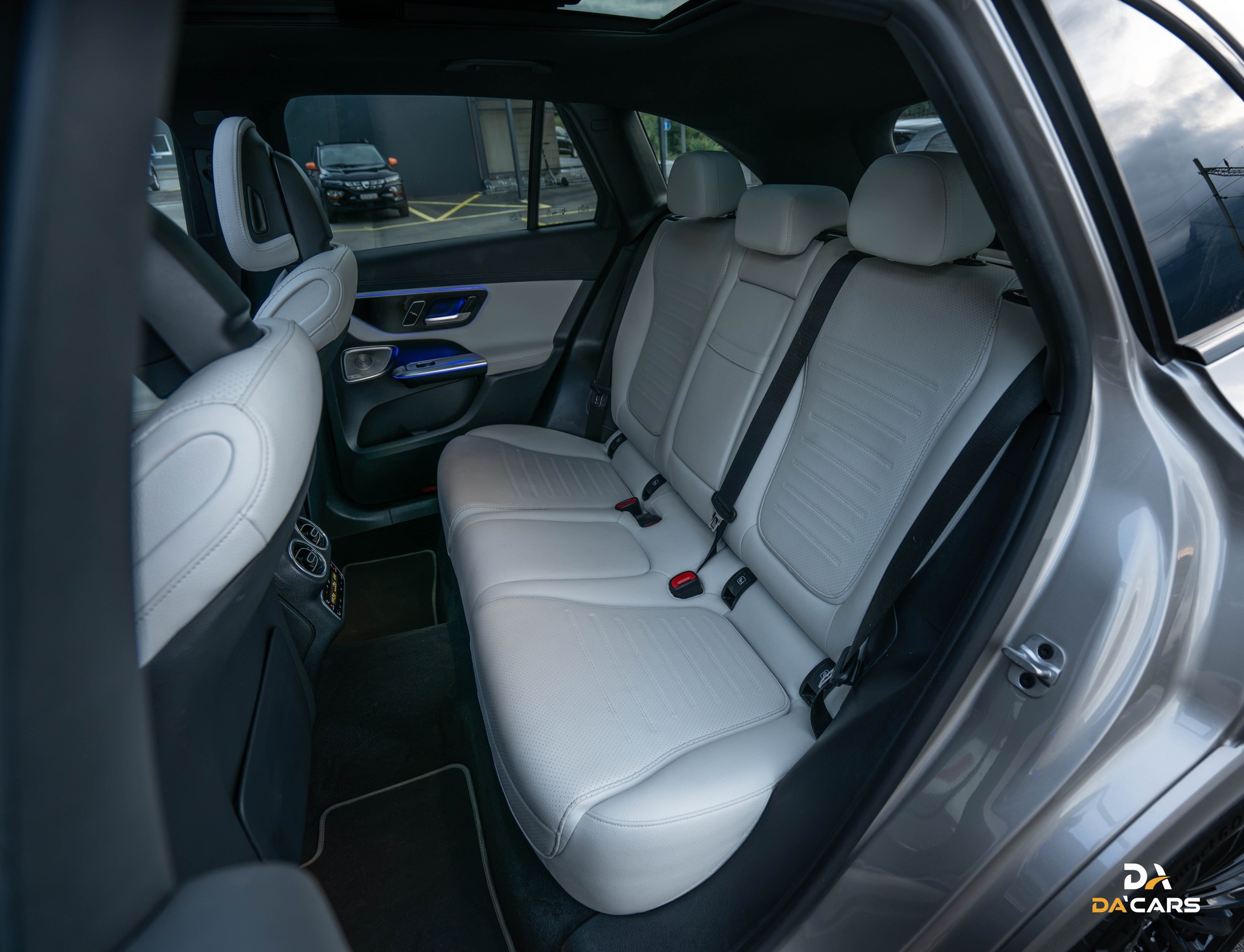 MERCEDES-BENZ GLC 300 e AMG Line 4Matic 9G-Tronic FULL-image-7