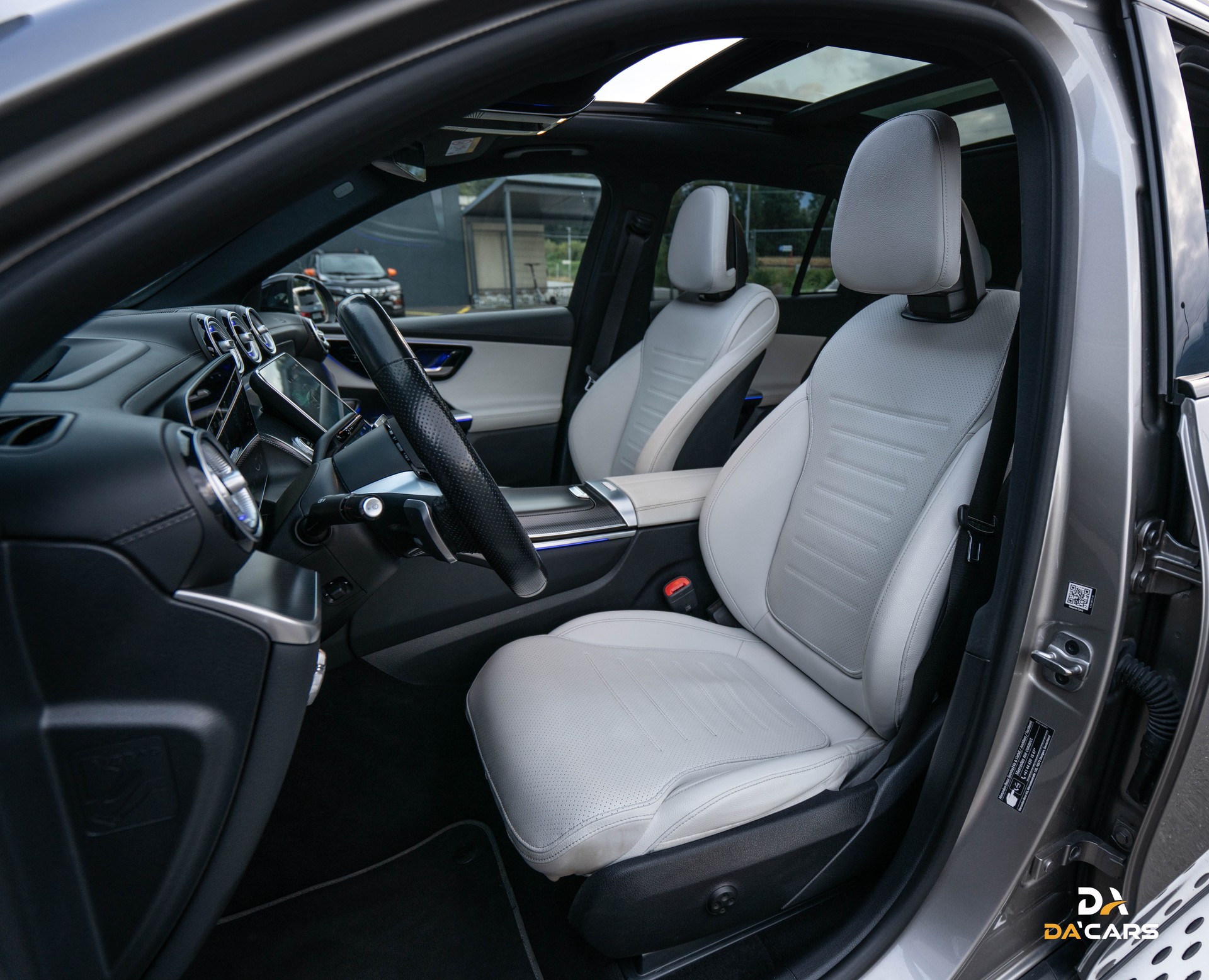MERCEDES-BENZ GLC 300 e AMG Line 4Matic 9G-Tronic FULL-image-6