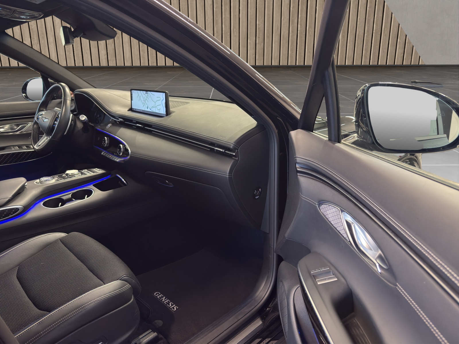 GENESIS GV70 2.2 CRDI Sport AT8 AWD-image-8