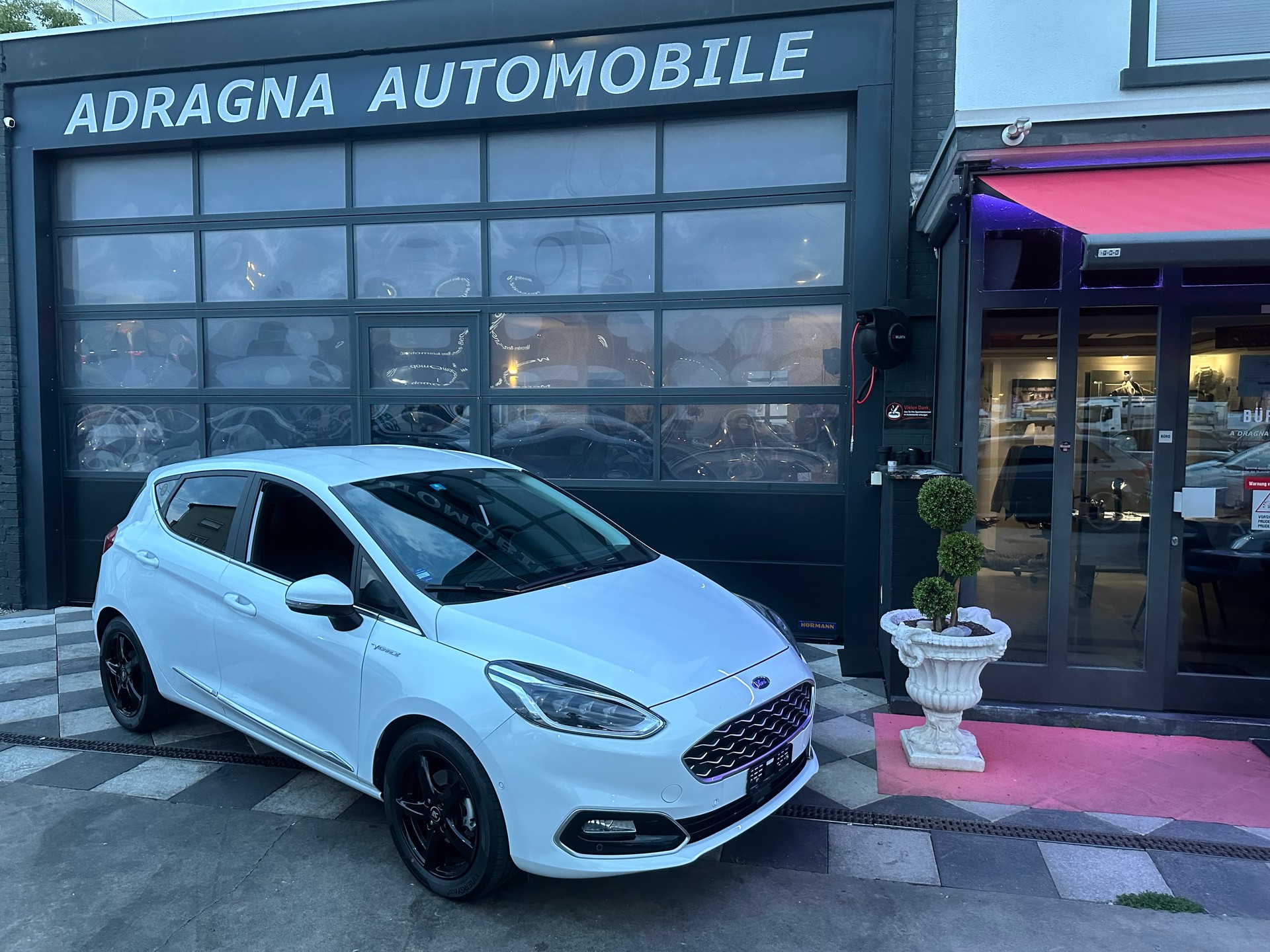 FORD Fiesta 1.0 SCTi Vignale Automat-image-2