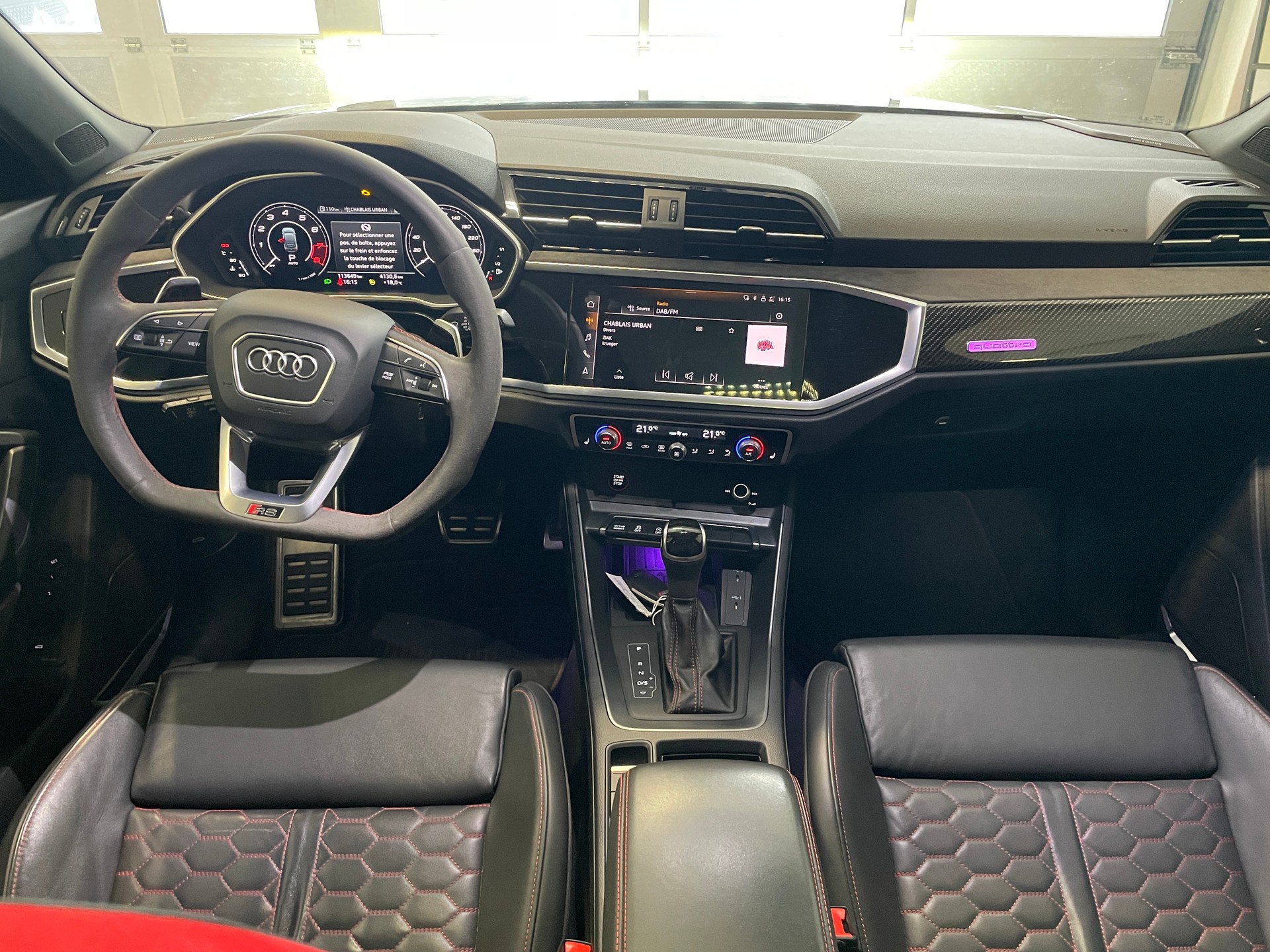 AUDI RS Q3 Sportback quattro S tronic-image-12