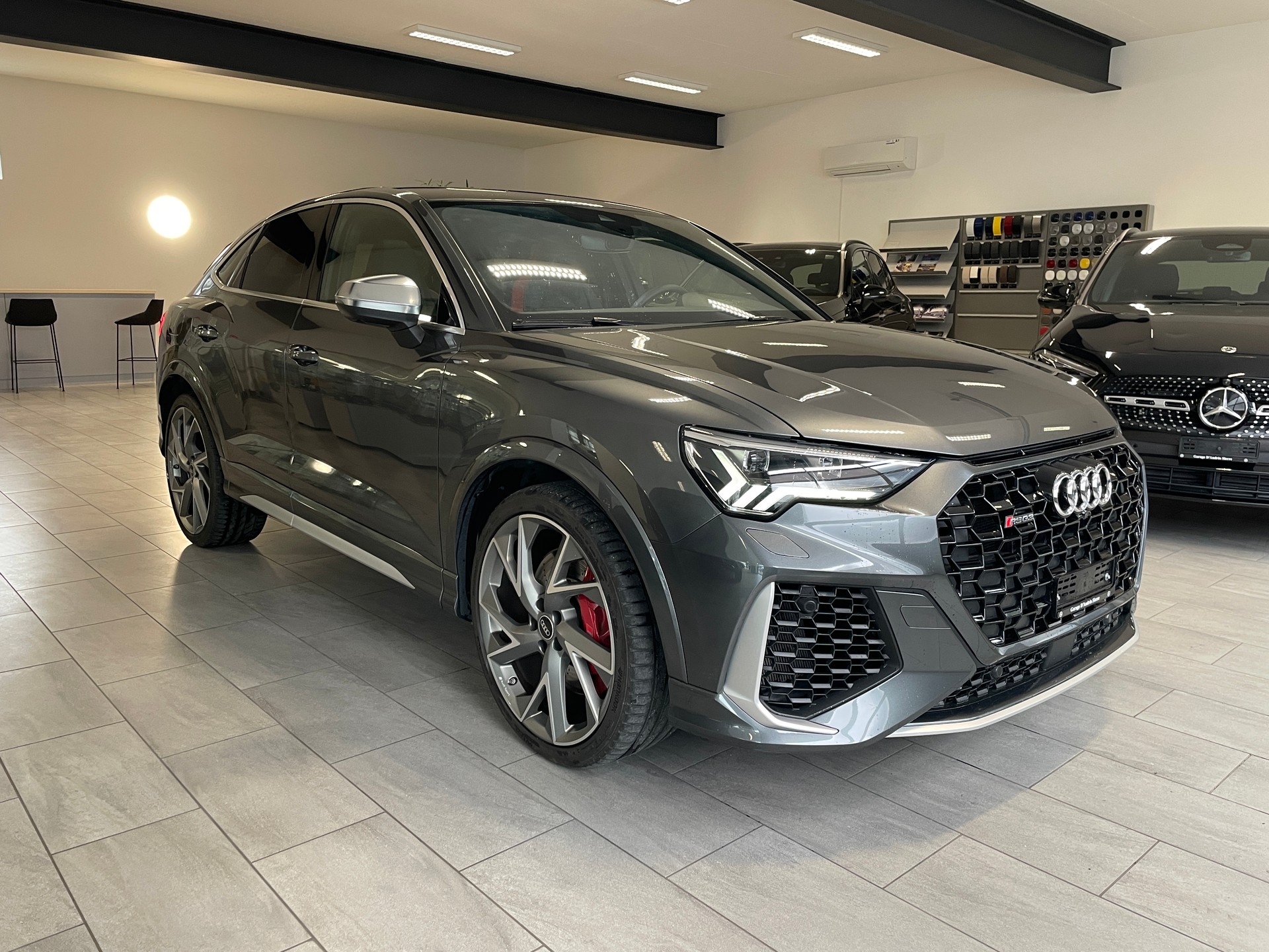 AUDI RS Q3 Sportback quattro S tronic-image-2