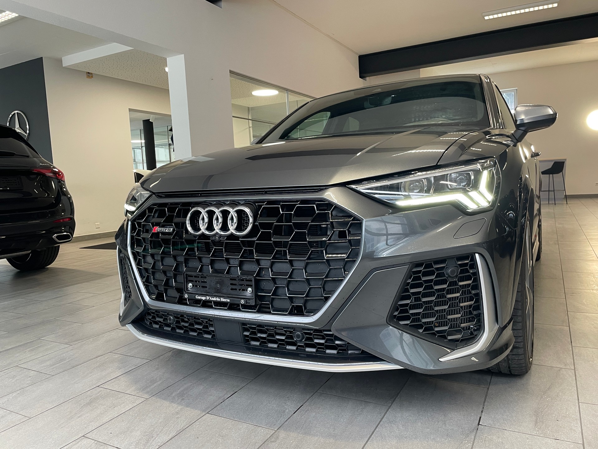 AUDI RS Q3 Sportback quattro S tronic-image-1