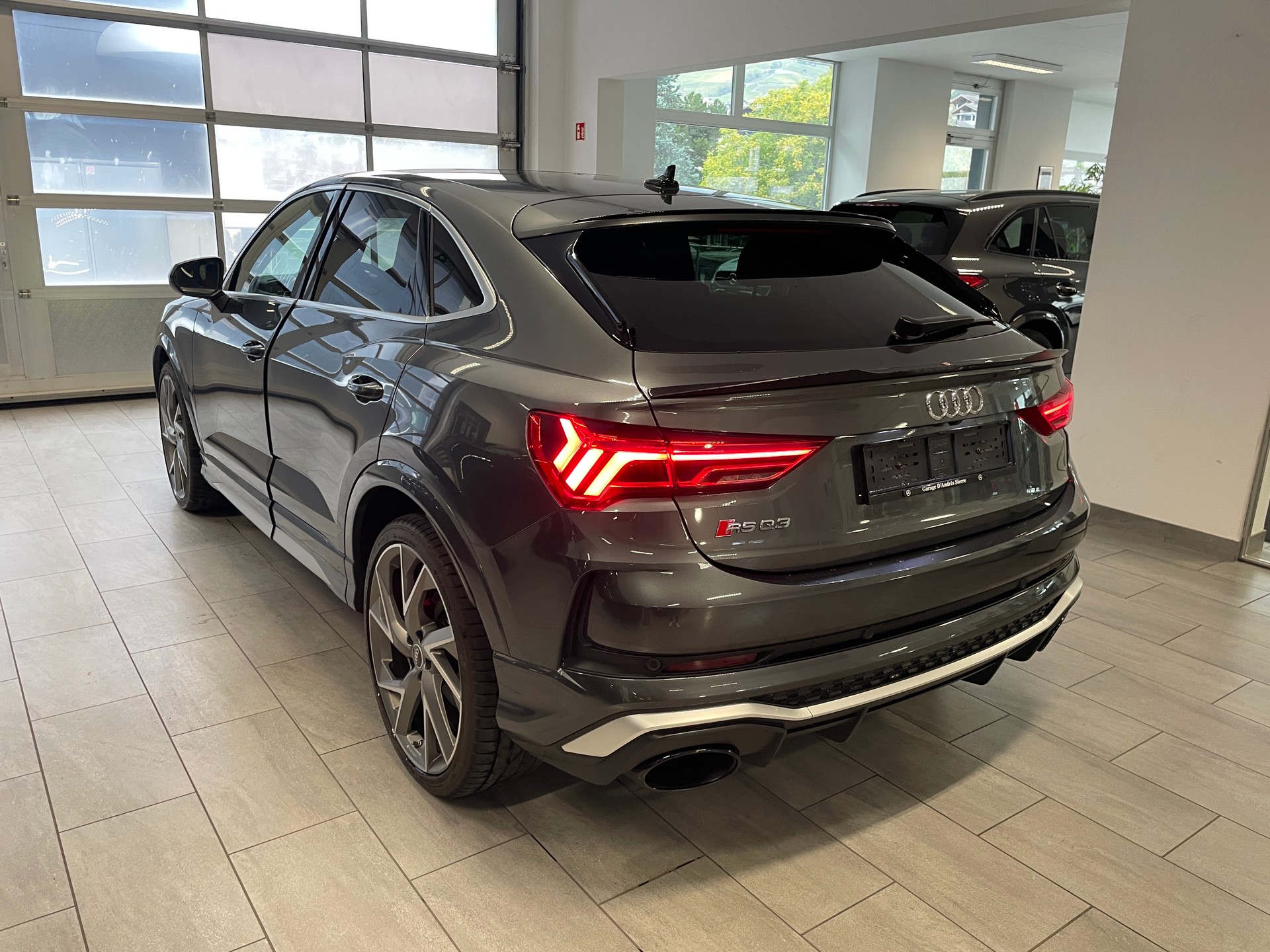 AUDI RS Q3 Sportback quattro S tronic-image-5