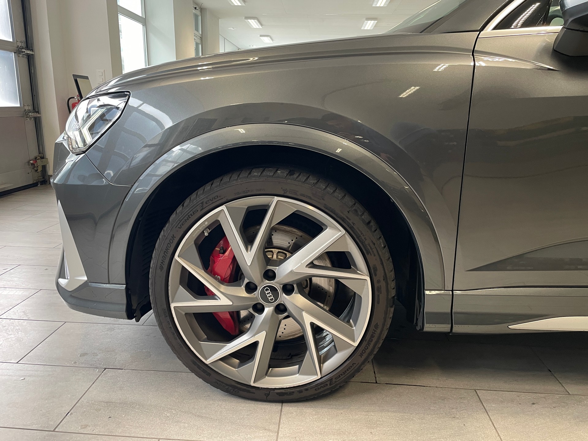 AUDI RS Q3 Sportback quattro S tronic-image-3