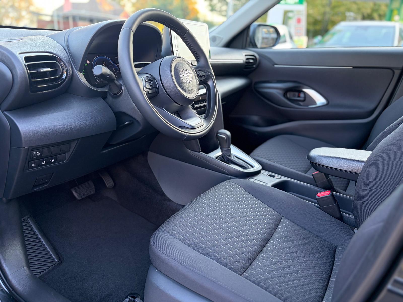 TOYOTA Yaris Cross 1.5 Comfort e-CVT-image-8
