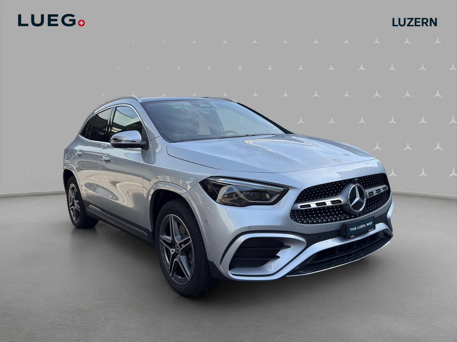 MERCEDES-BENZ GLA 250 e EQ Star 8G-DCT-image-4