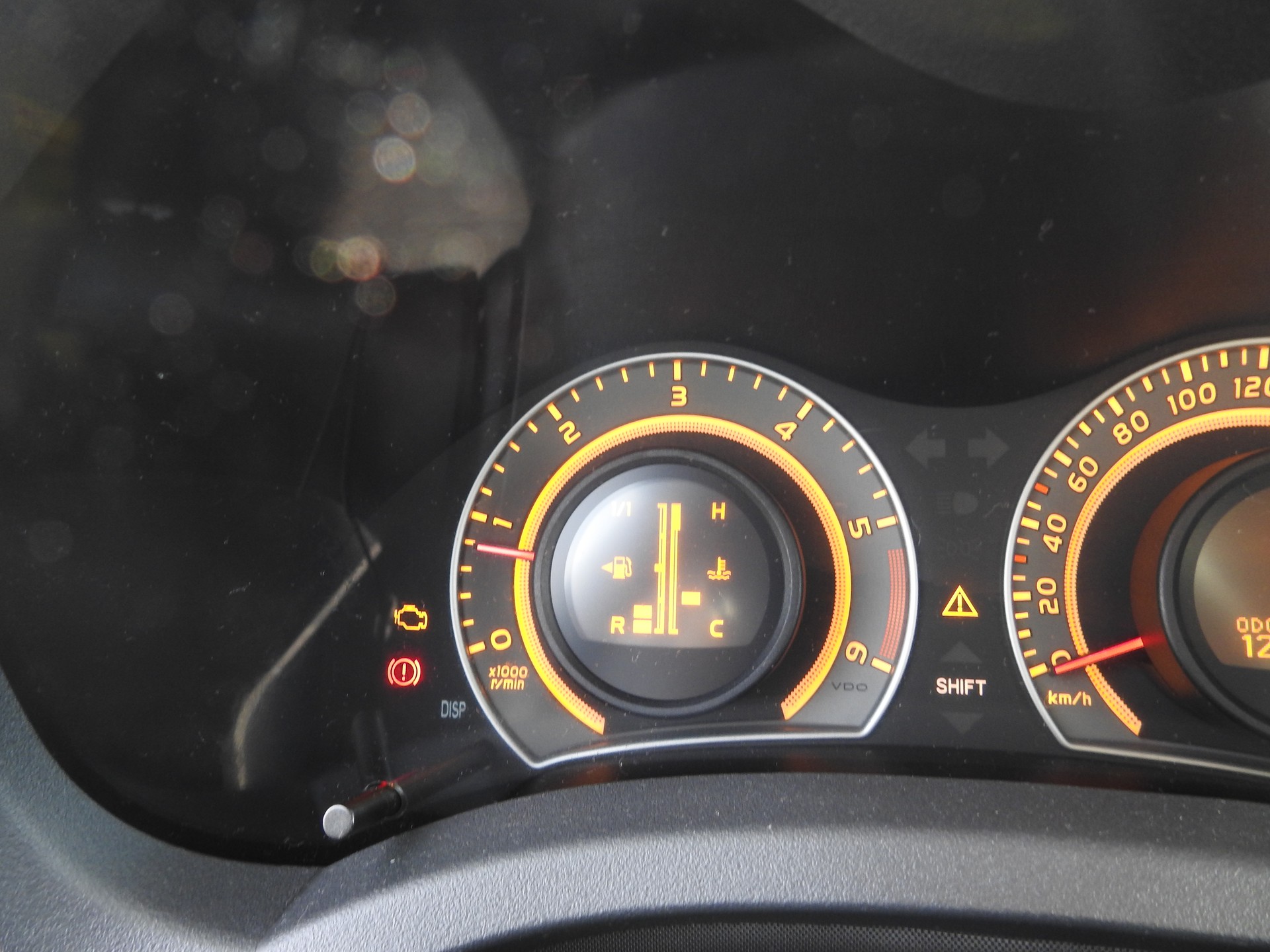 TOYOTA Auris 2.0 D-4D Linea Luna-image-14