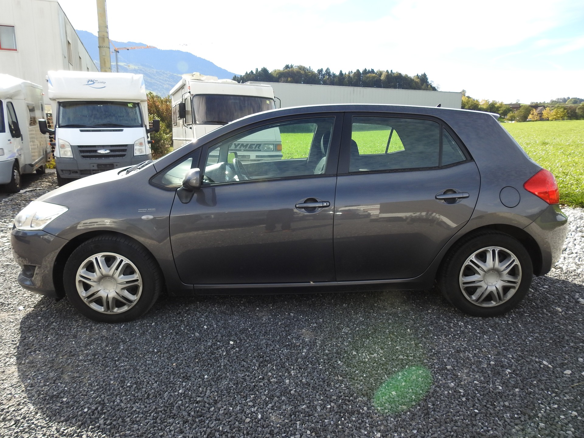 TOYOTA Auris 2.0 D-4D Linea Luna-image-1