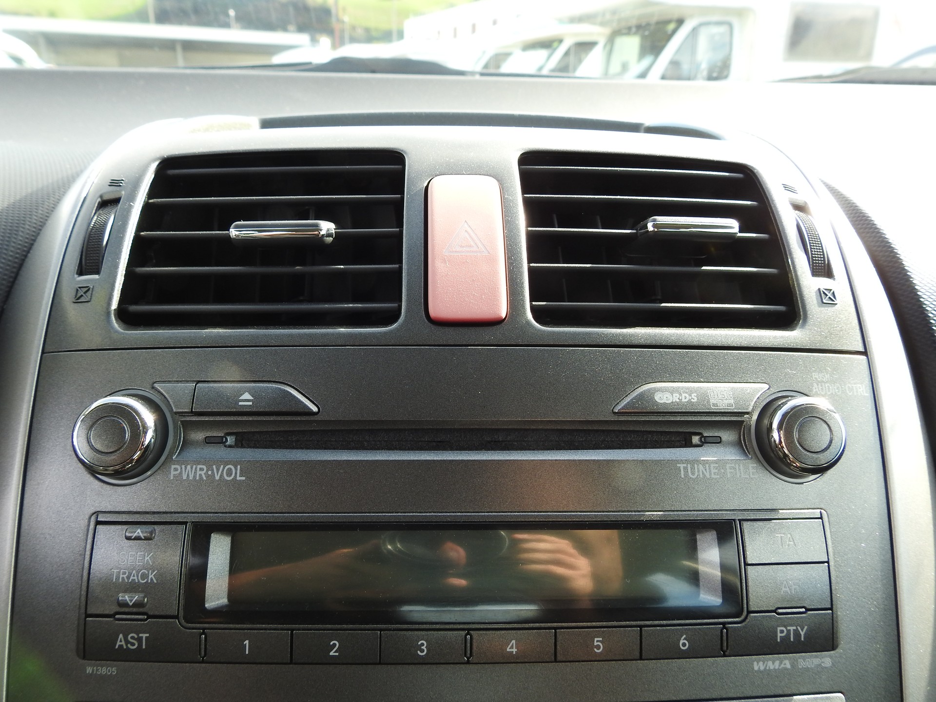TOYOTA Auris 2.0 D-4D Linea Luna-image-11