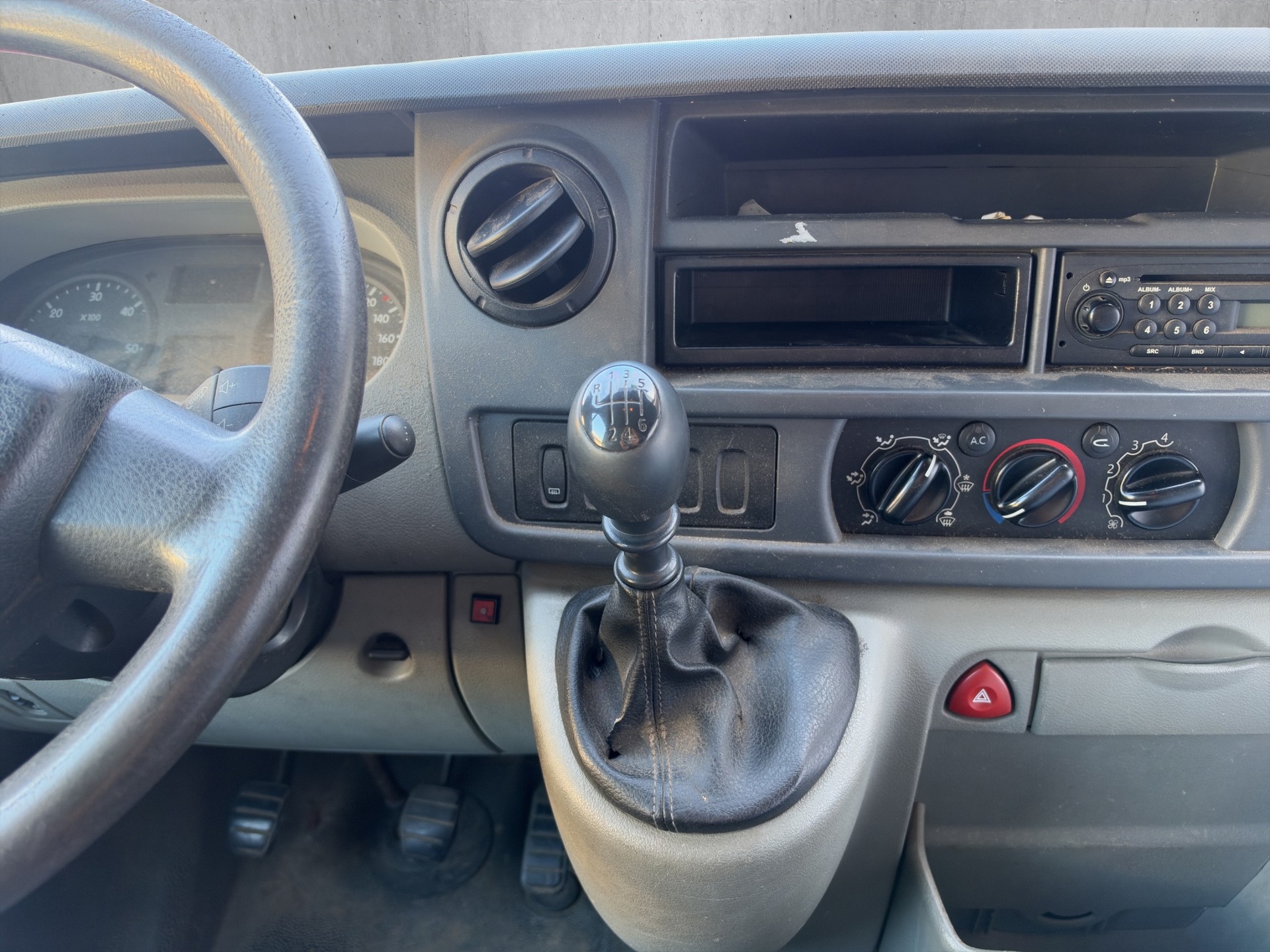 NISSAN INTERSTAR T35 150-image-11