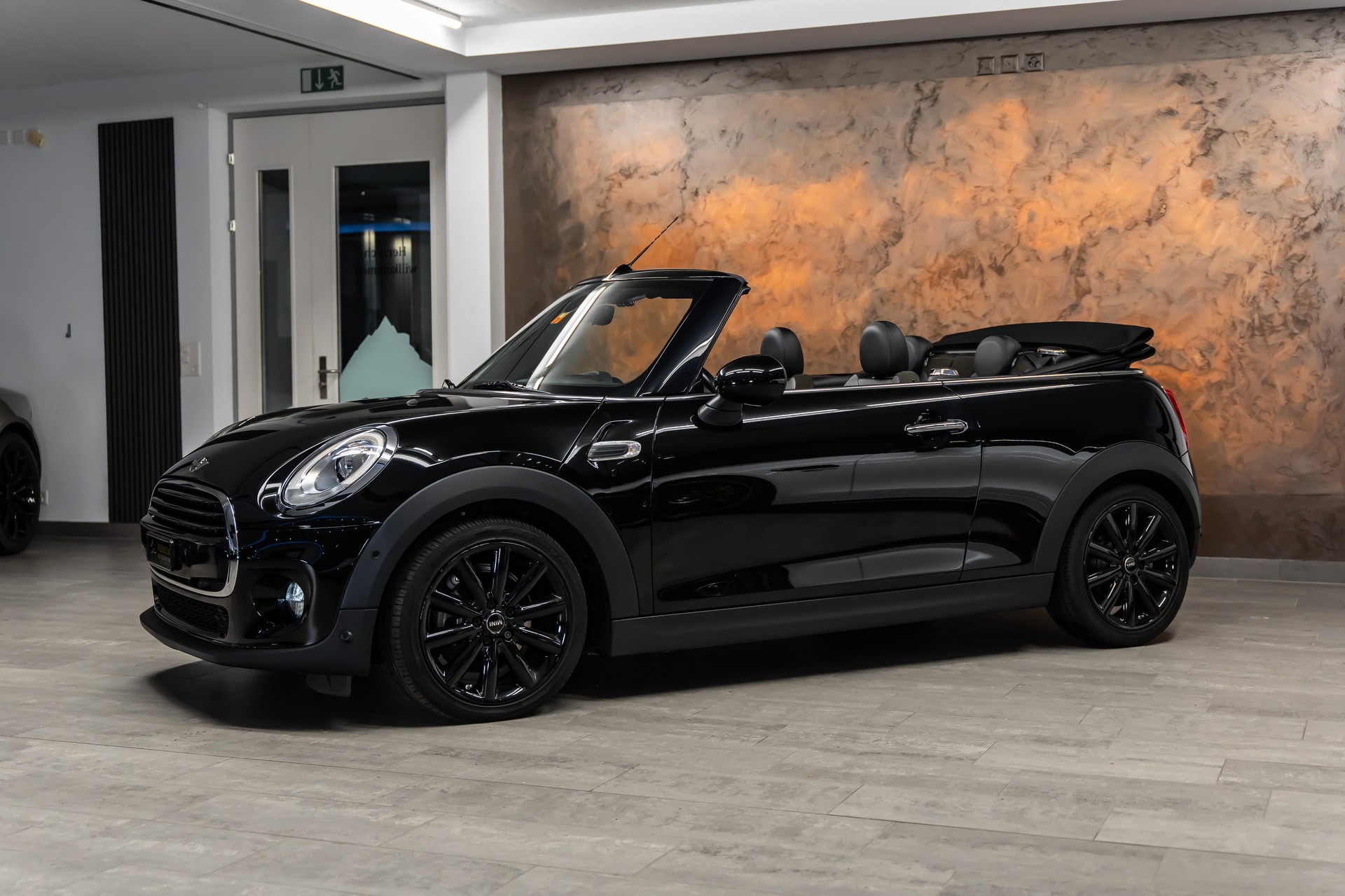 MINI Cooper Cabriolet Steptronic *CH-Fahrzeug*Vollleder*Garantie*-image-2