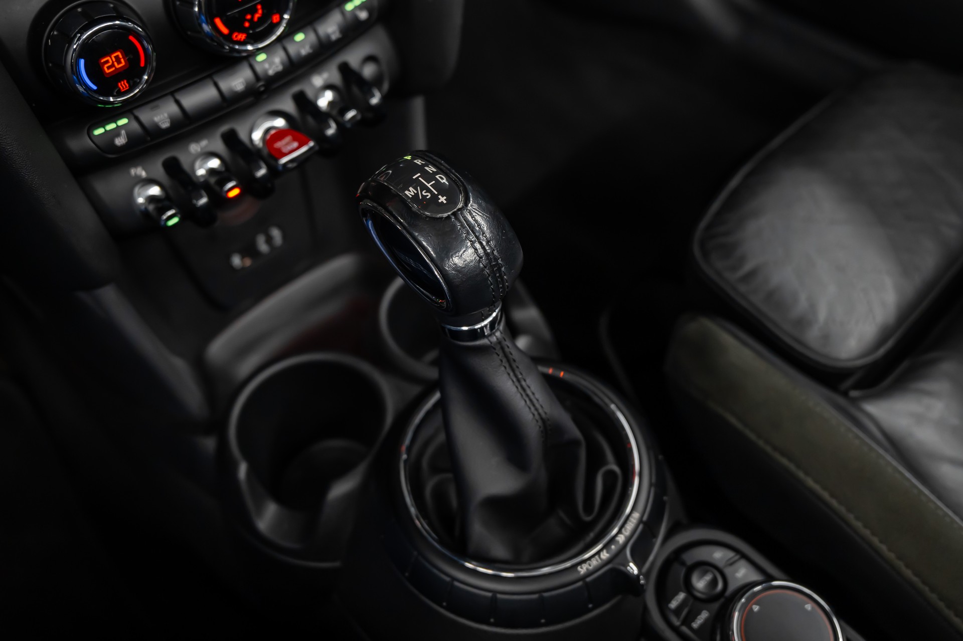 MINI Cooper Cabriolet Steptronic *CH-Fahrzeug*Vollleder*Garantie*-image-20