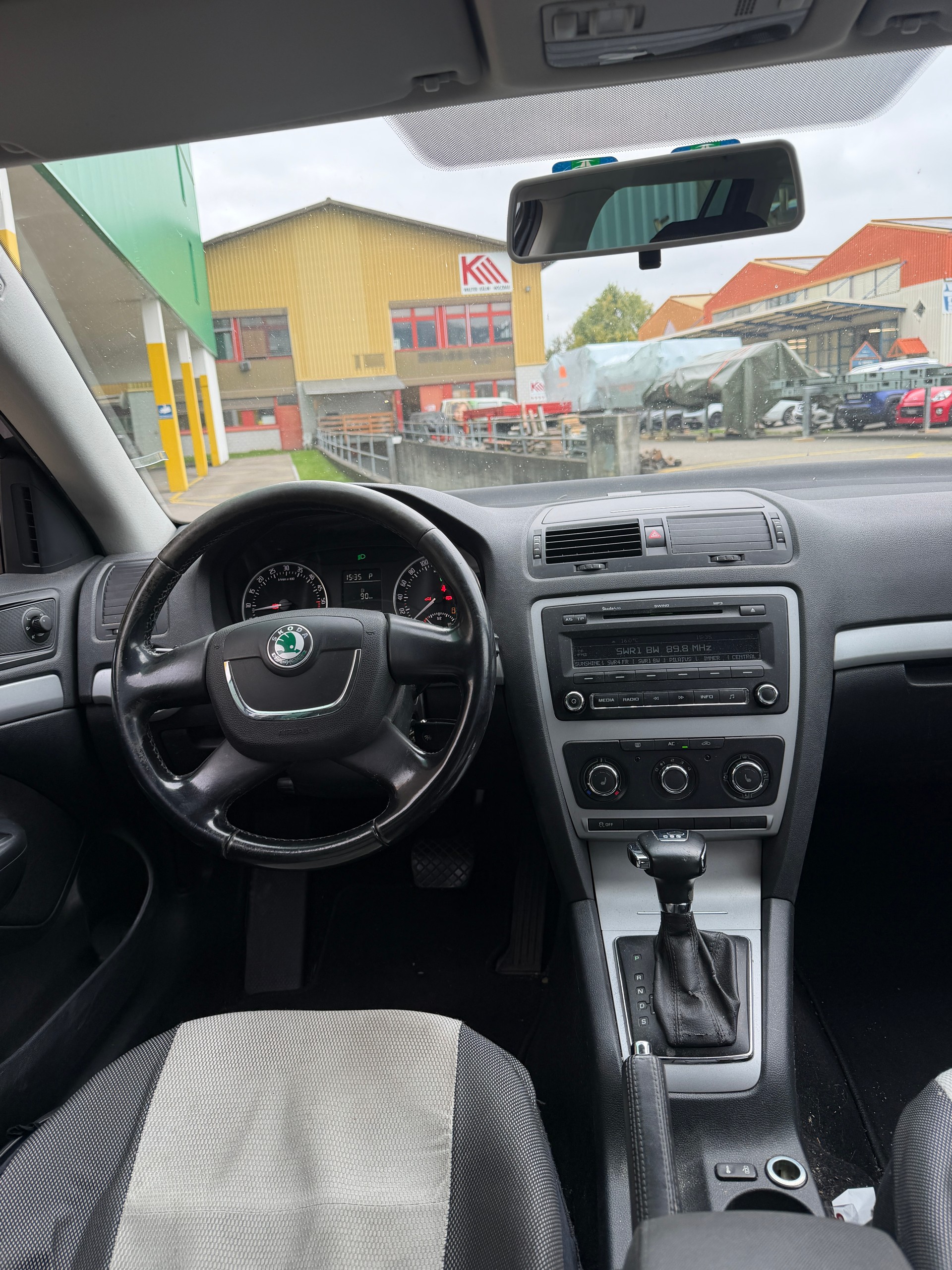 SKODA Octavia Combi 2.0 TDI Ambition DSG-image-9