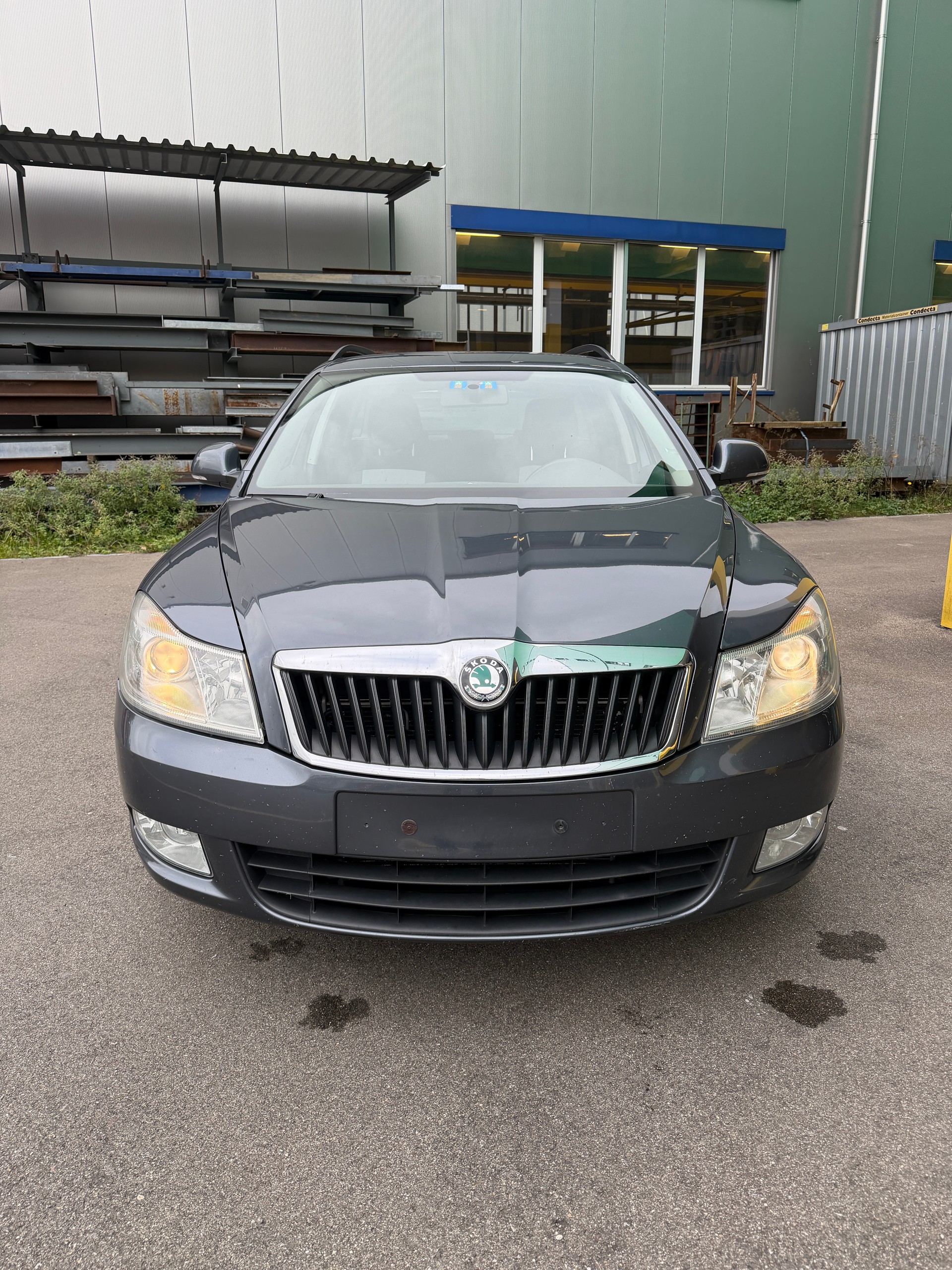 SKODA Octavia Combi 2.0 TDI Ambition DSG-image-1