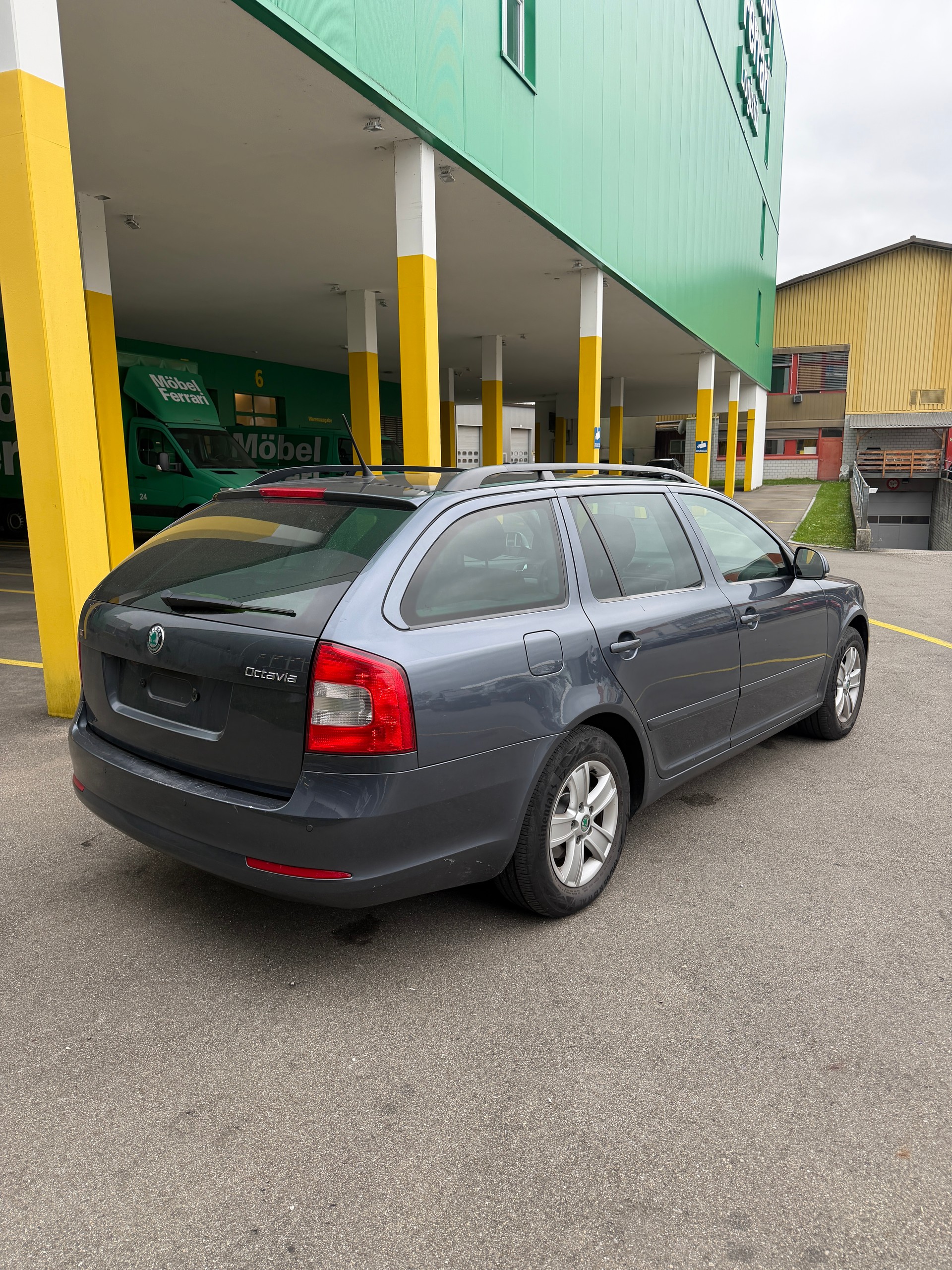 SKODA Octavia Combi 2.0 TDI Ambition DSG-image-6