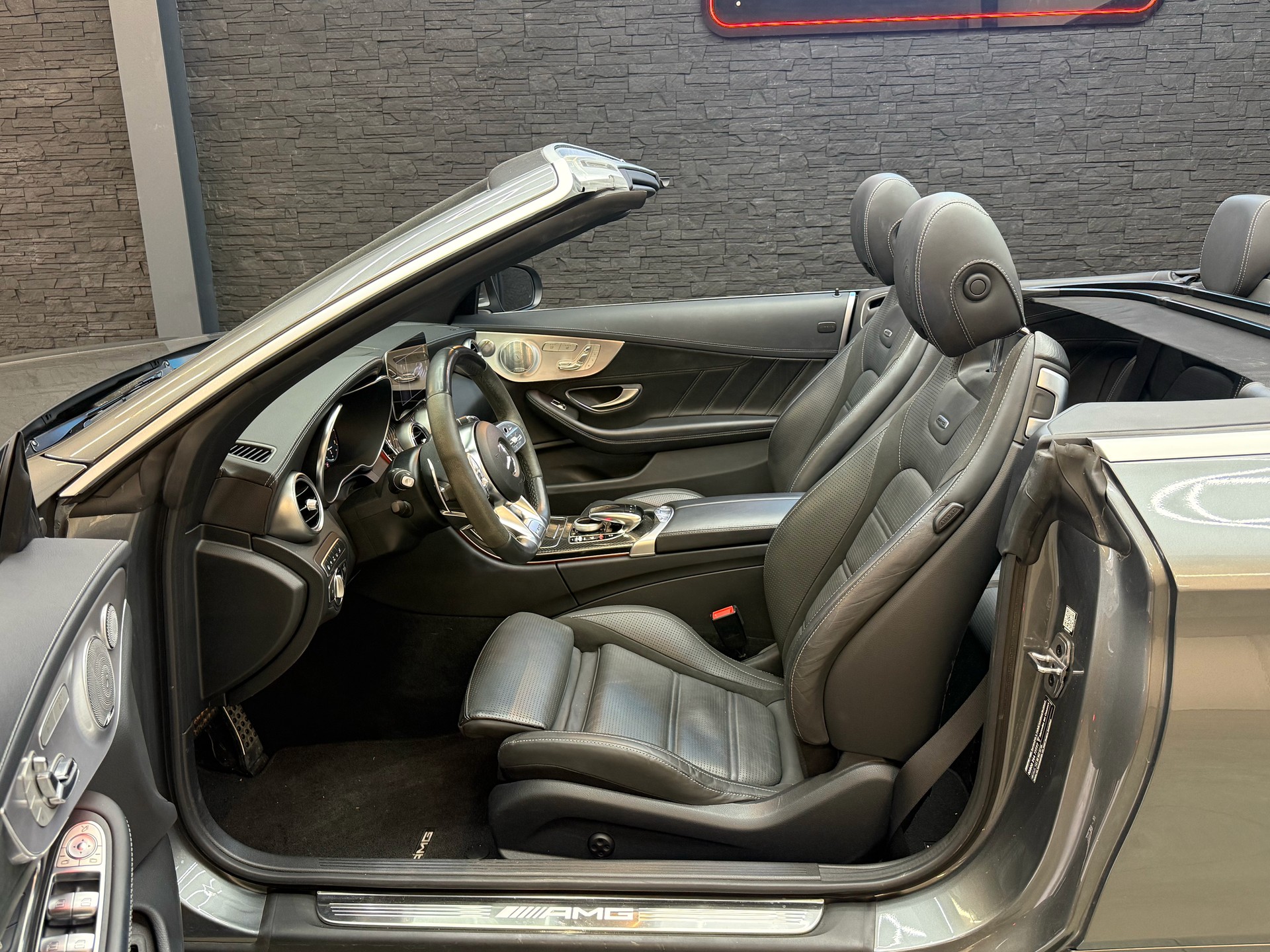 MERCEDES-BENZ C 63 S AMG 9G-tronic-image-4