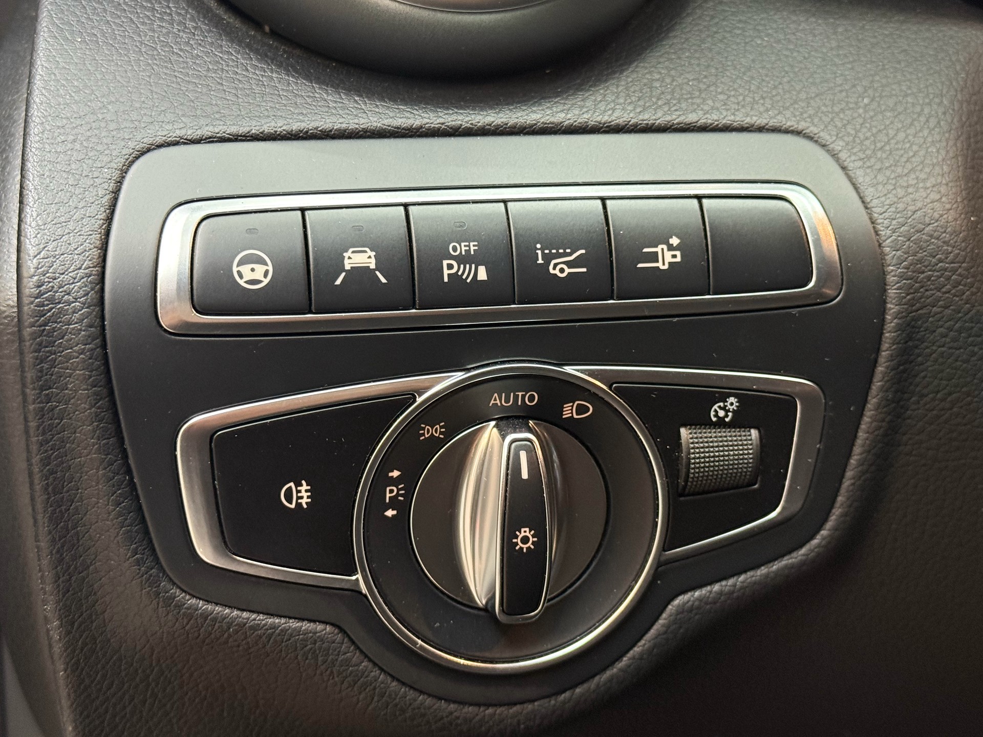 MERCEDES-BENZ C 63 S AMG 9G-tronic-image-19