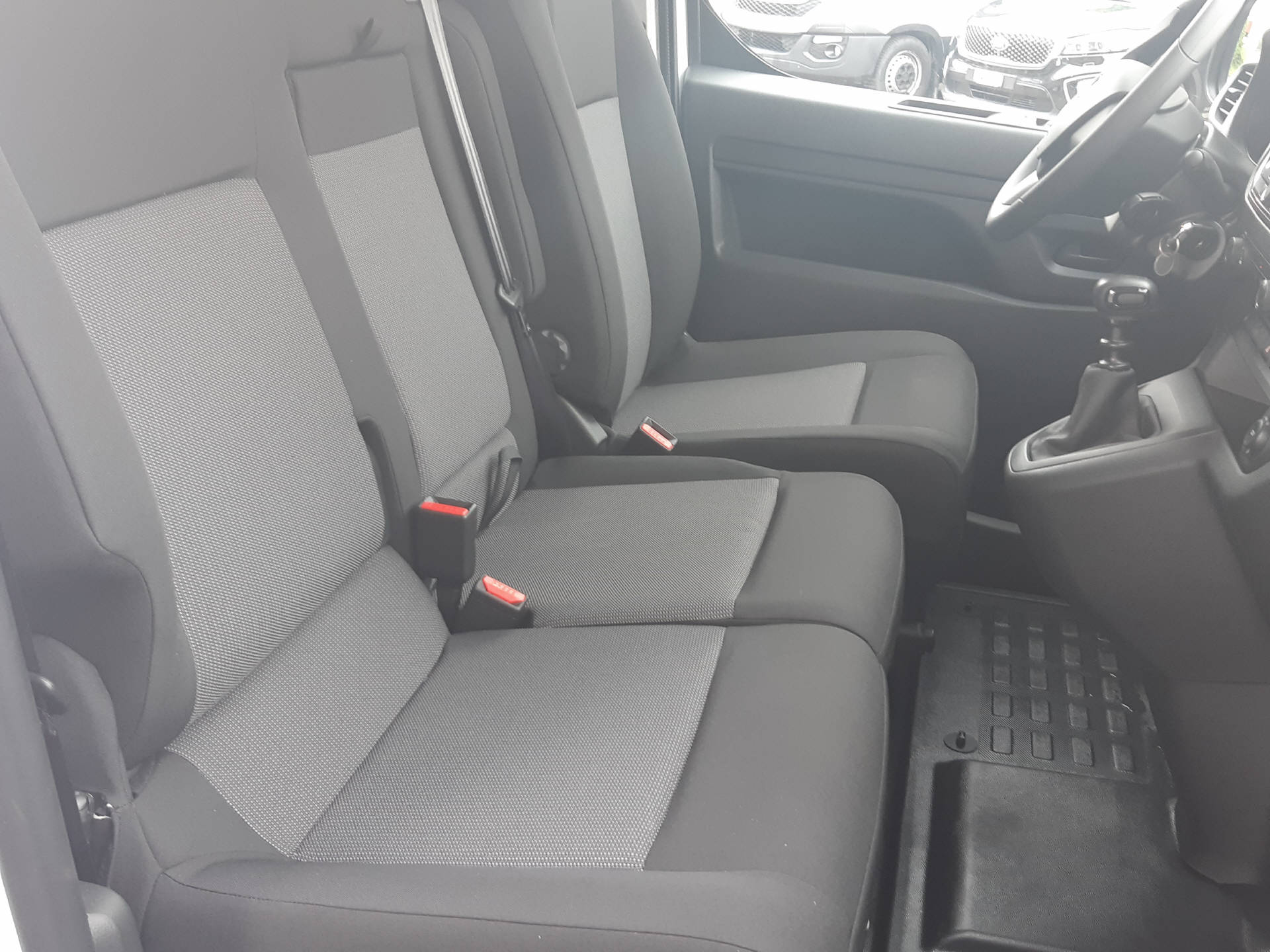 OPEL Vivaro Cargo 2.7 t M 2.0 D 144PS 4x4-image-6