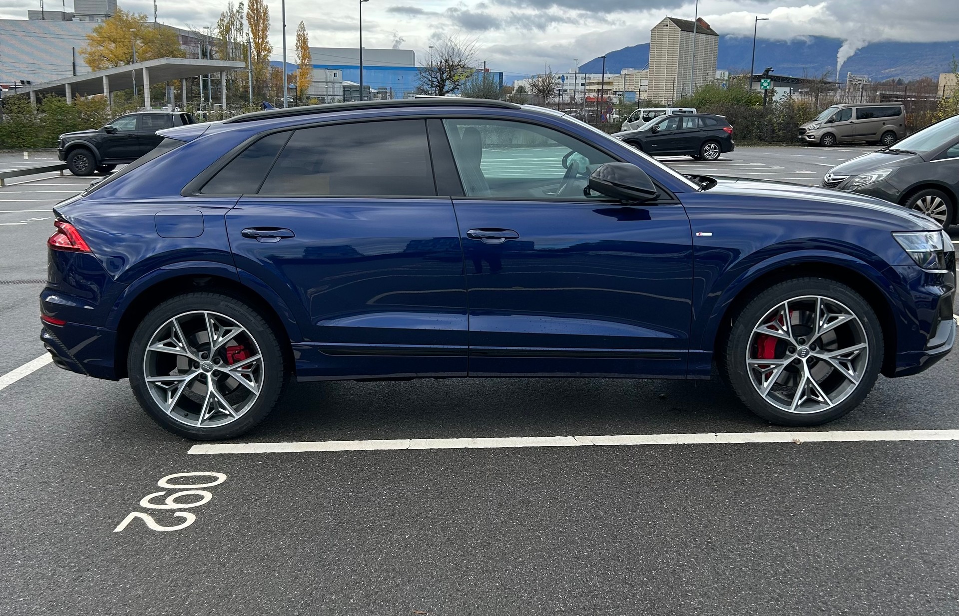AUDI Q8 60 TFSI e quattro PHEV tiptronic-image-0