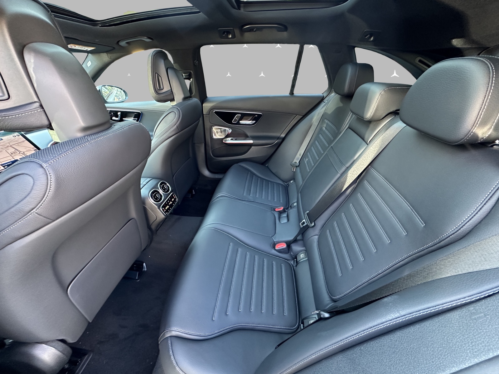 MERCEDES-BENZ C 300 T 4 Matic-image-10