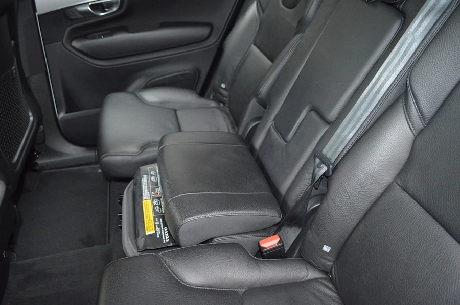 VOLVO XC90 B5 Diesel Mild Hybrid AWD 7 Plätze I Momentum Geartronic-image-8
