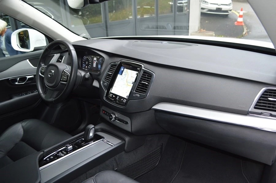 VOLVO XC90 B5 Diesel Mild Hybrid AWD 7 Plätze I Momentum Geartronic-image-10