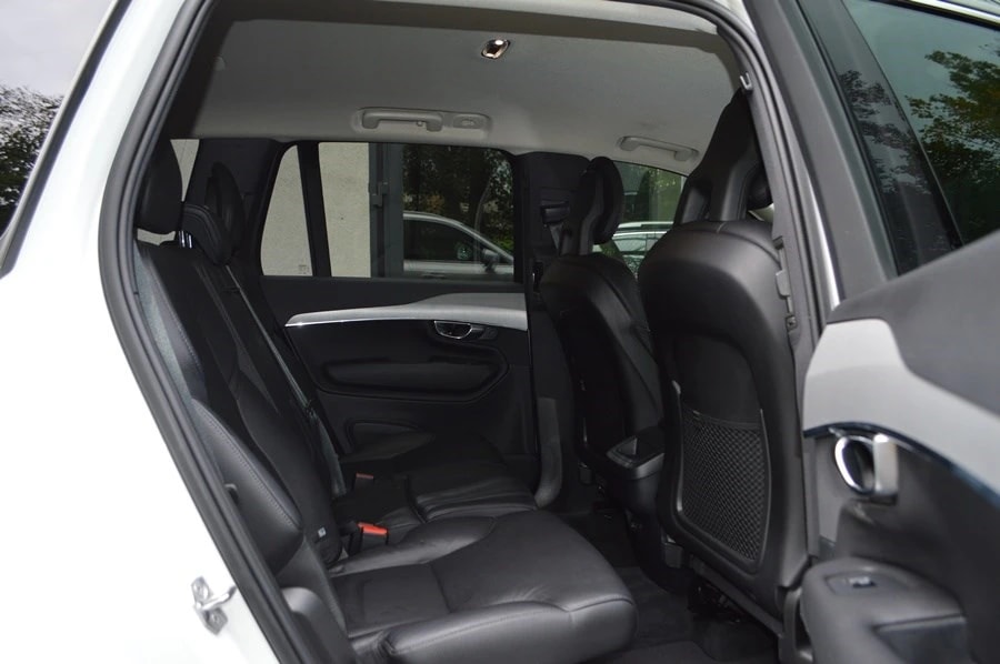 VOLVO XC90 B5 Diesel Mild Hybrid AWD 7 Plätze I Momentum Geartronic-image-11