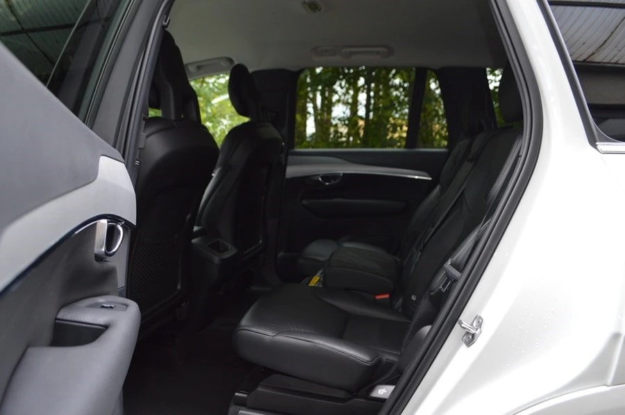 VOLVO XC90 B5 Diesel Mild Hybrid AWD 7 Plätze I Momentum Geartronic-image-7
