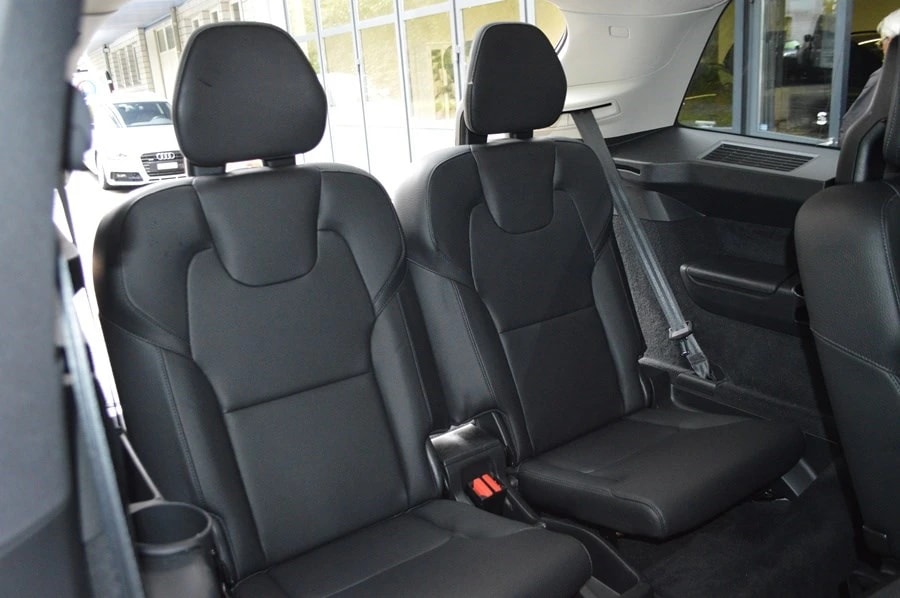 VOLVO XC90 B5 Diesel Mild Hybrid AWD 7 Plätze I Momentum Geartronic-image-12