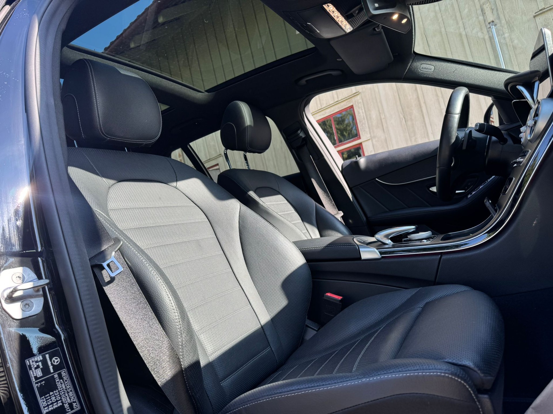 MERCEDES-BENZ C 220 d Swiss Star AMG Line 4M 9G-Tronic-image-11