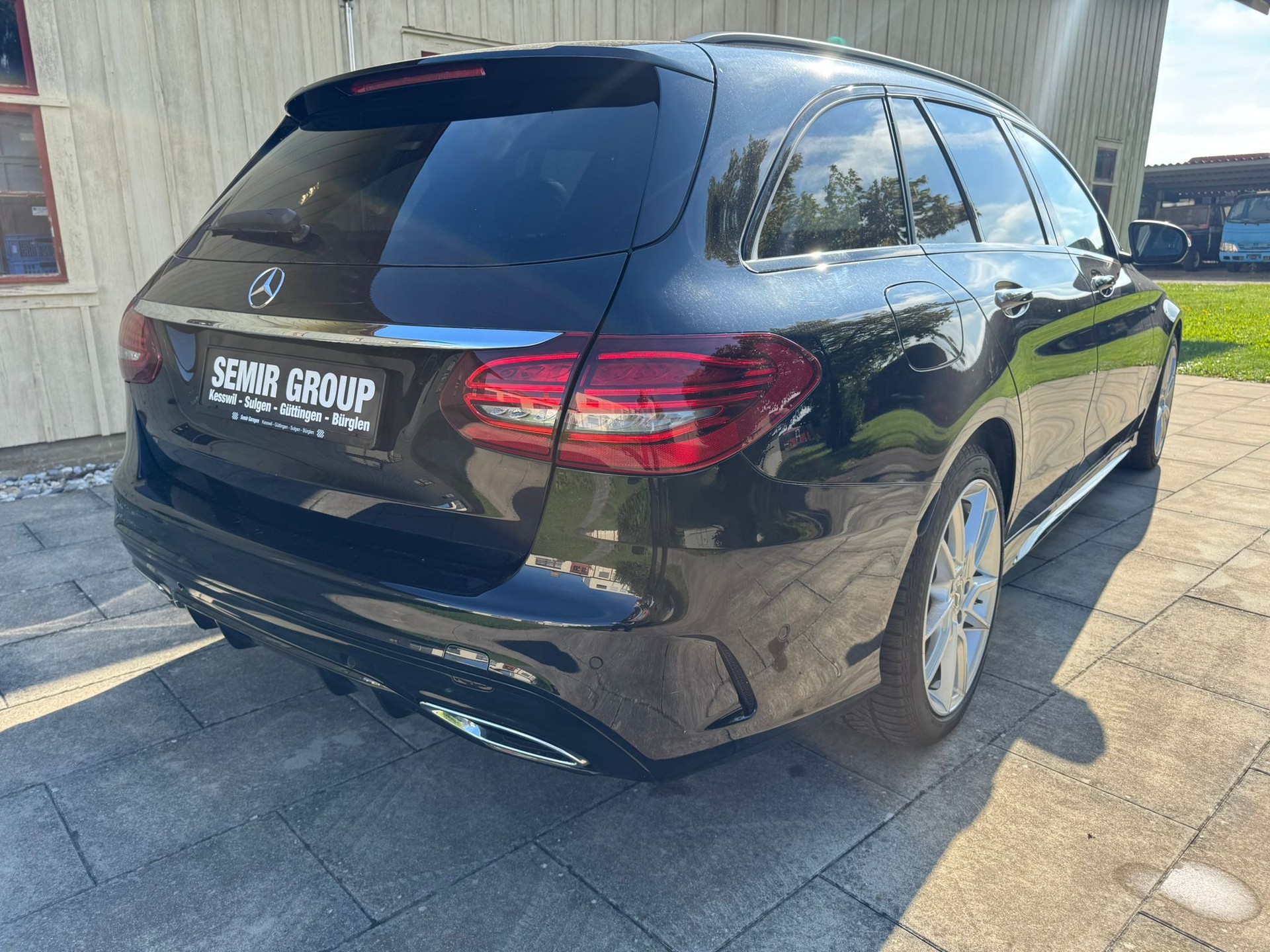 MERCEDES-BENZ C 220 d Swiss Star AMG Line 4M 9G-Tronic-image-6