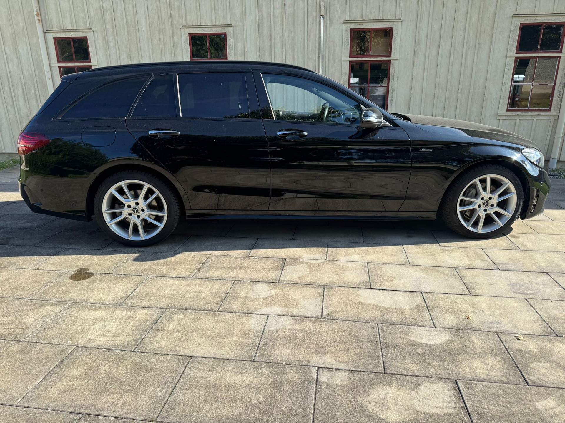 MERCEDES-BENZ C 220 d Swiss Star AMG Line 4M 9G-Tronic-image-4