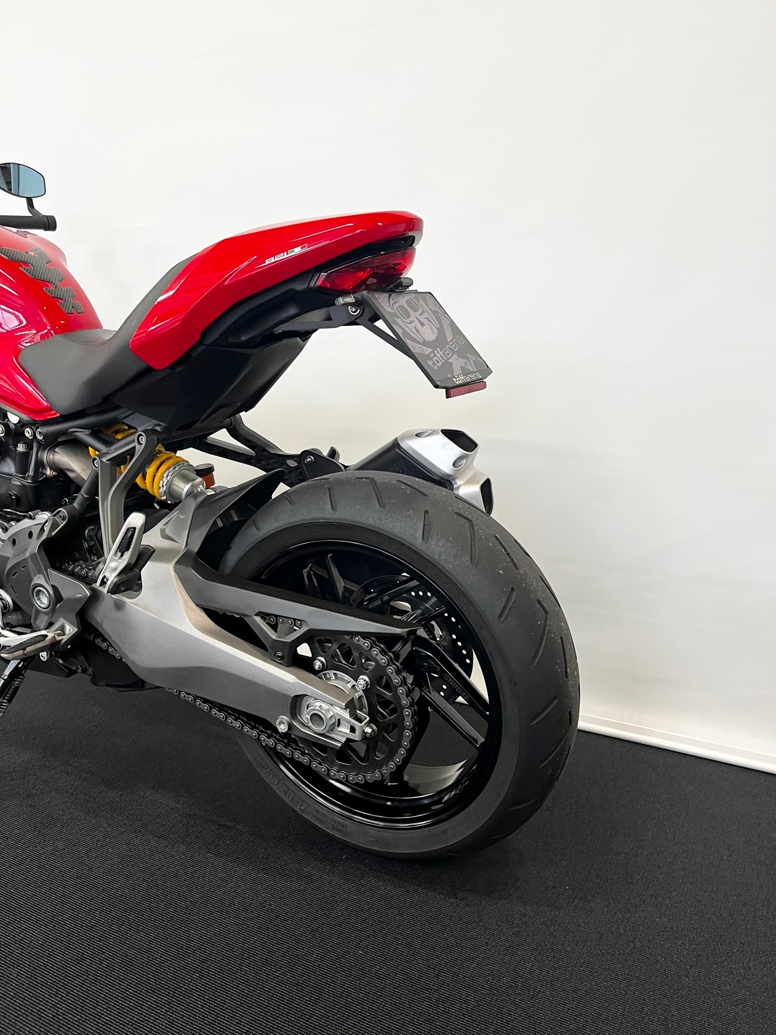 DUCATI Monster 821-showroom-element-3