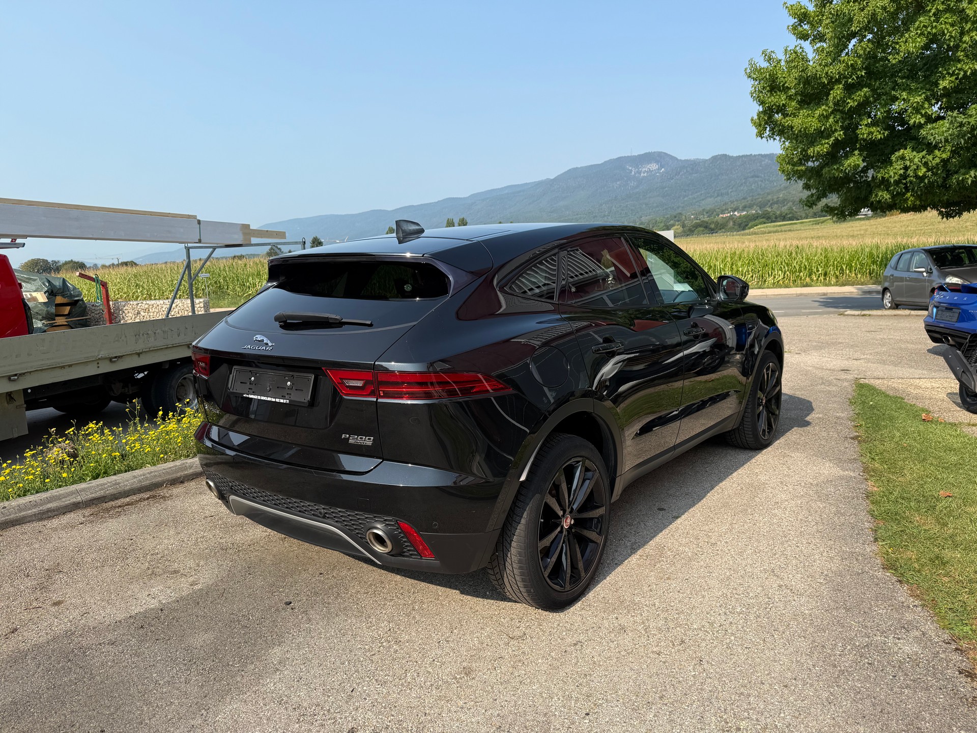 JAGUAR E-Pace P200 R-Dynamic HSE AWD Automatik-image-2