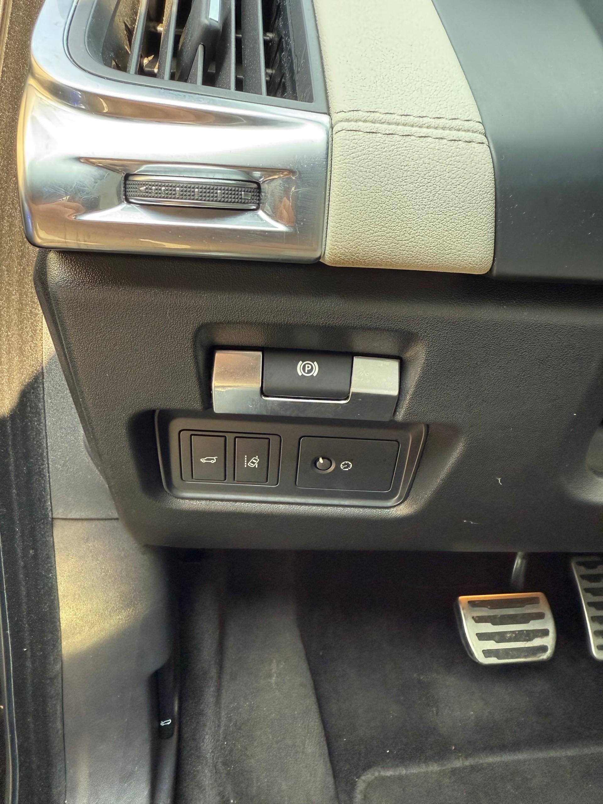 JAGUAR E-Pace P200 R-Dynamic HSE AWD Automatik-image-7