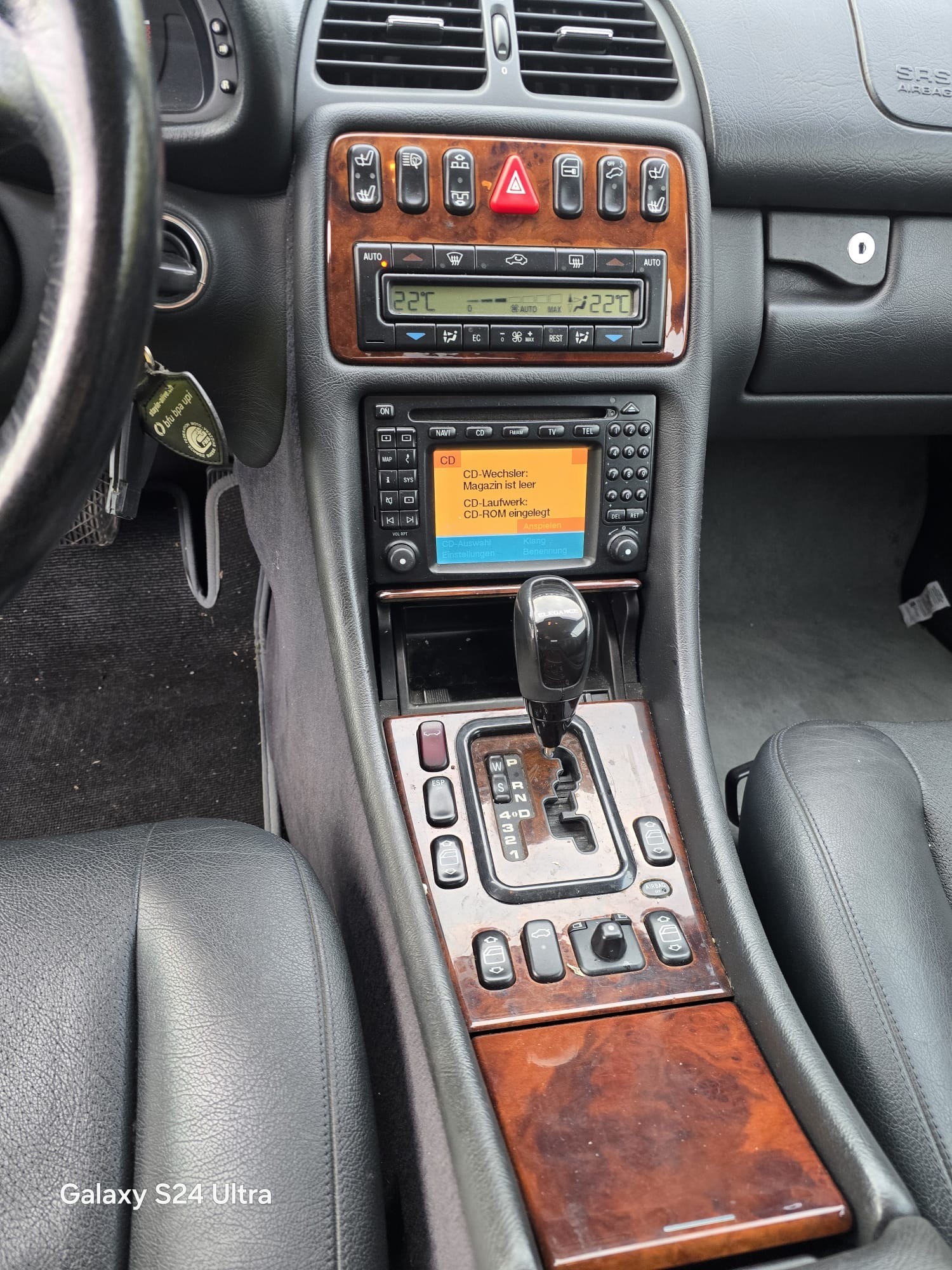 MERCEDES-BENZ CLK 320 Elégance Automatic-image-14