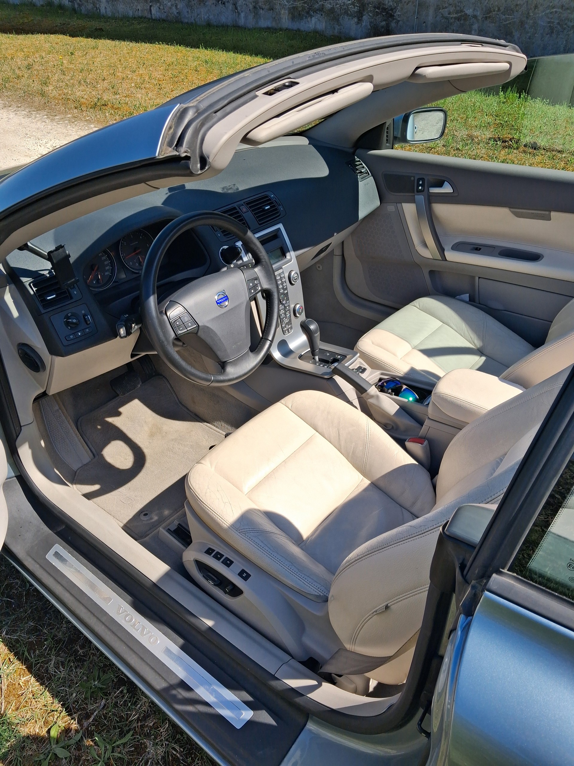 VOLVO C70 D5 Momentum Geartronic-image-3