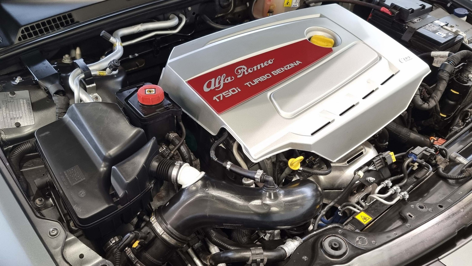 ALFA ROMEO Spider 1.8 TBi 16V Italia Indipendent-image-22