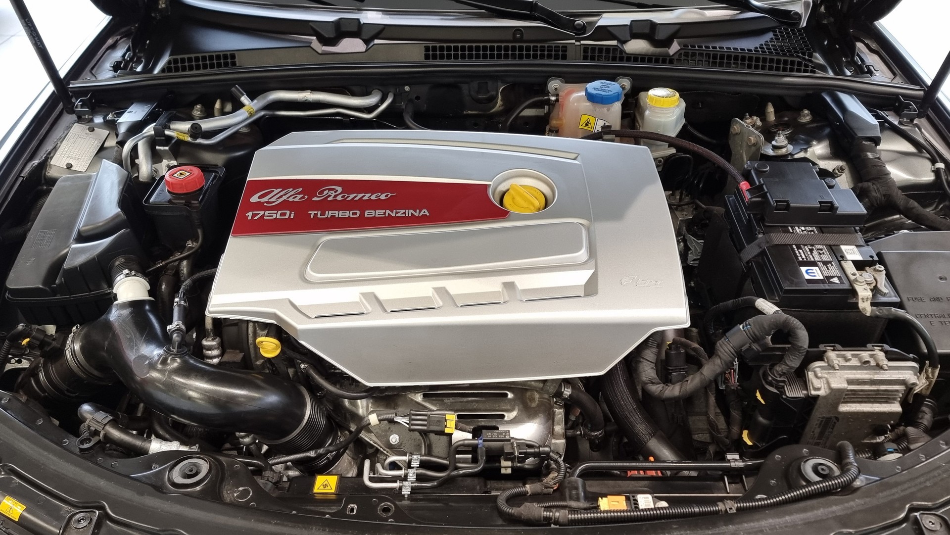 ALFA ROMEO Spider 1.8 TBi 16V Italia Indipendent-image-23