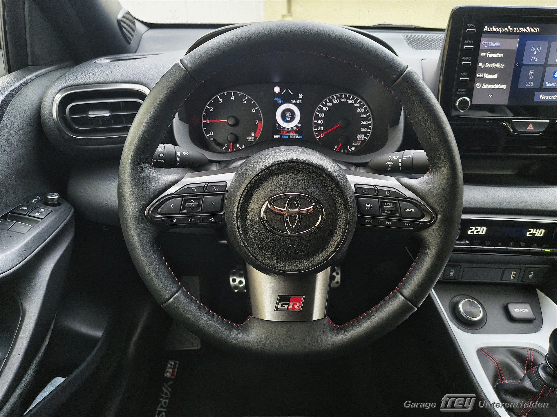 TOYOTA Yaris 1.6 GR Sport-image-9