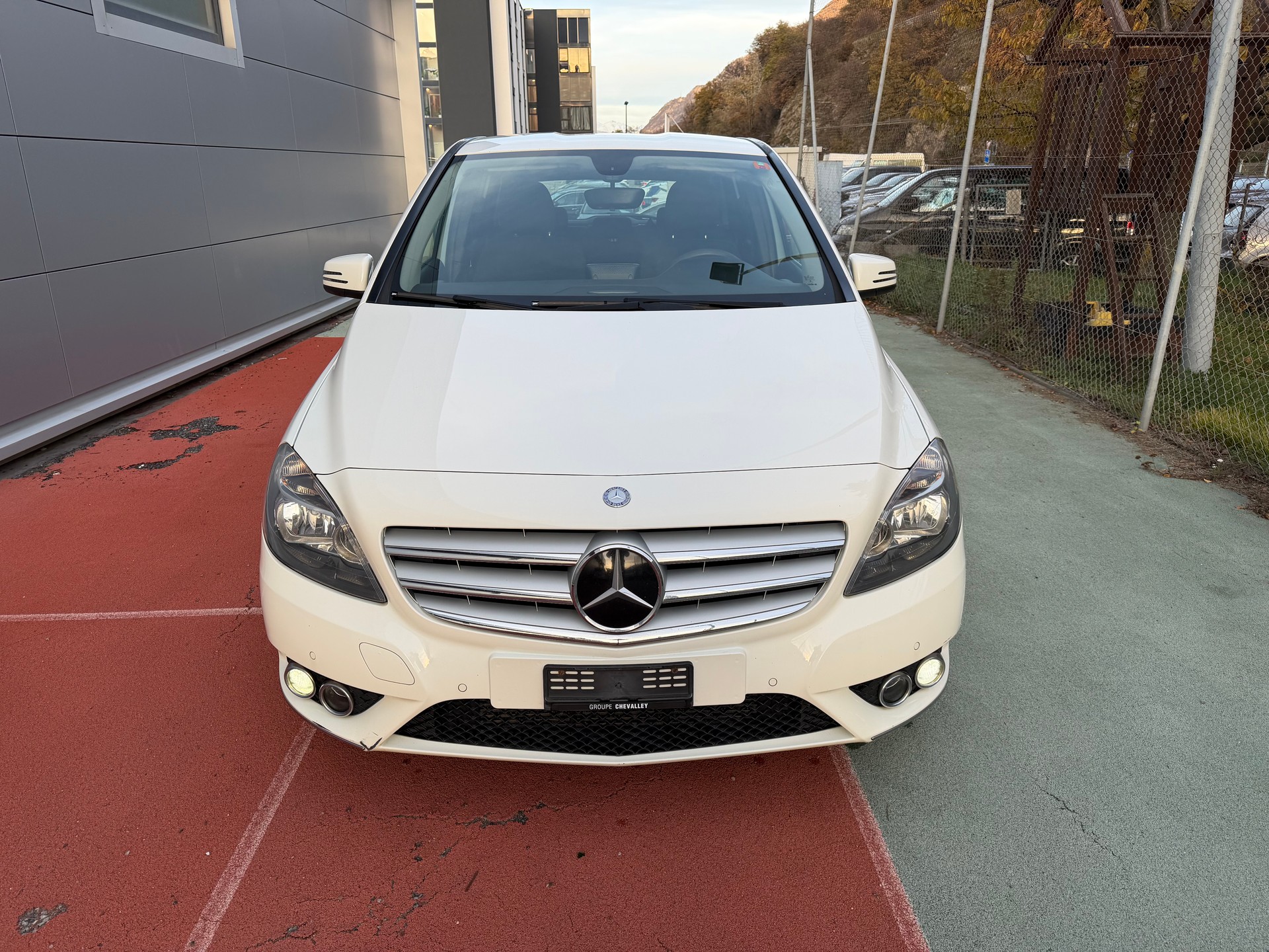 MERCEDES-BENZ B 220 4Matic 7G-DCT-image-2