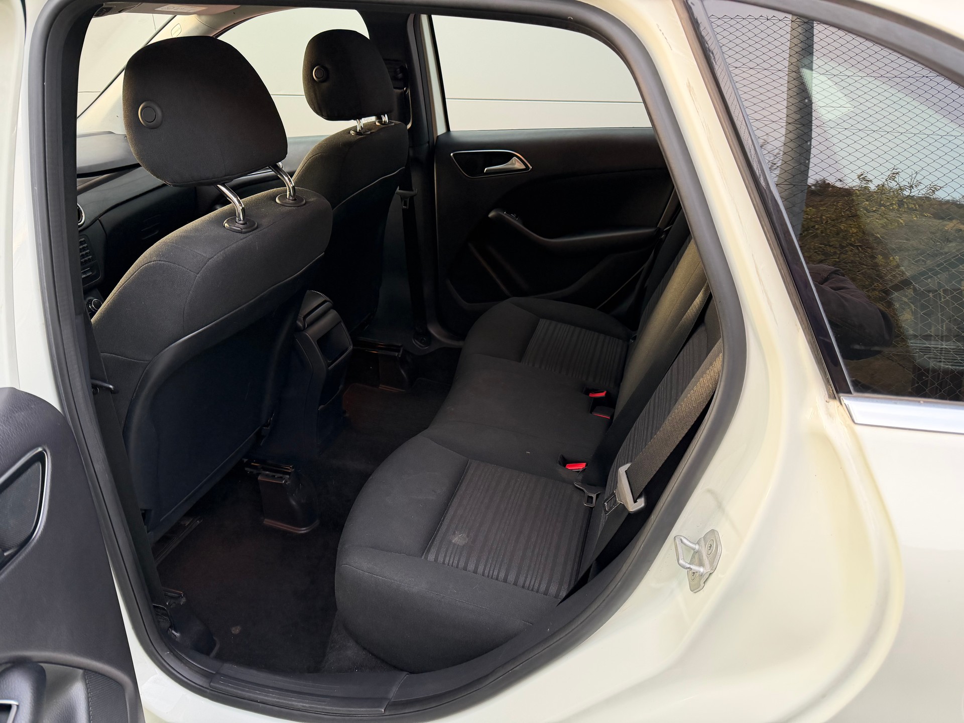 MERCEDES-BENZ B 220 4Matic 7G-DCT-image-11
