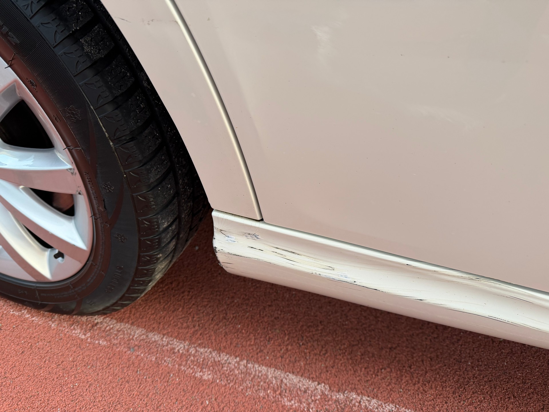 MERCEDES-BENZ B 220 4Matic 7G-DCT-image-13