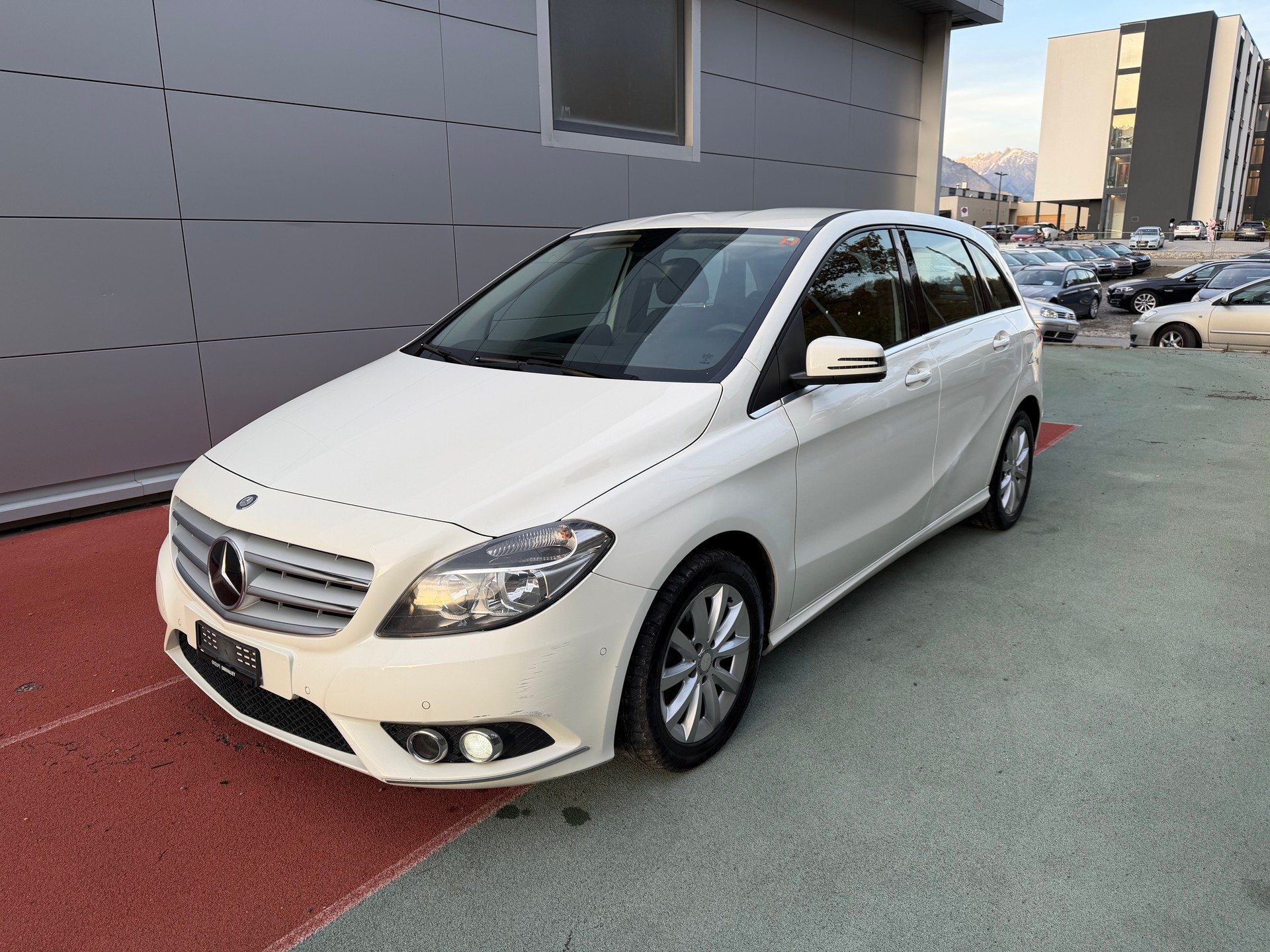 MERCEDES-BENZ B 220 4Matic 7G-DCT-image-1