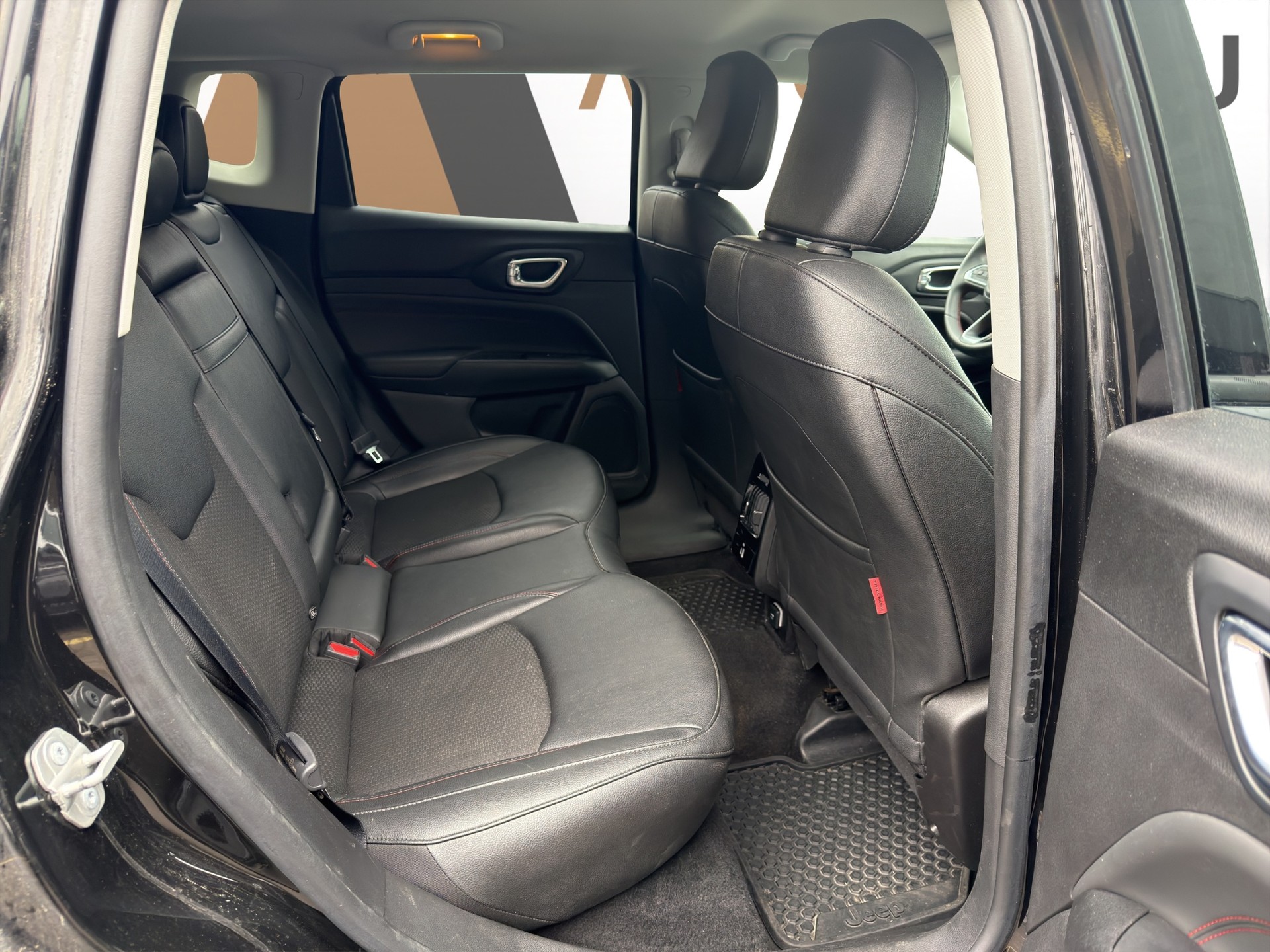 JEEP Compass 1.3T PHEV Trailhawk 4xe-image-11
