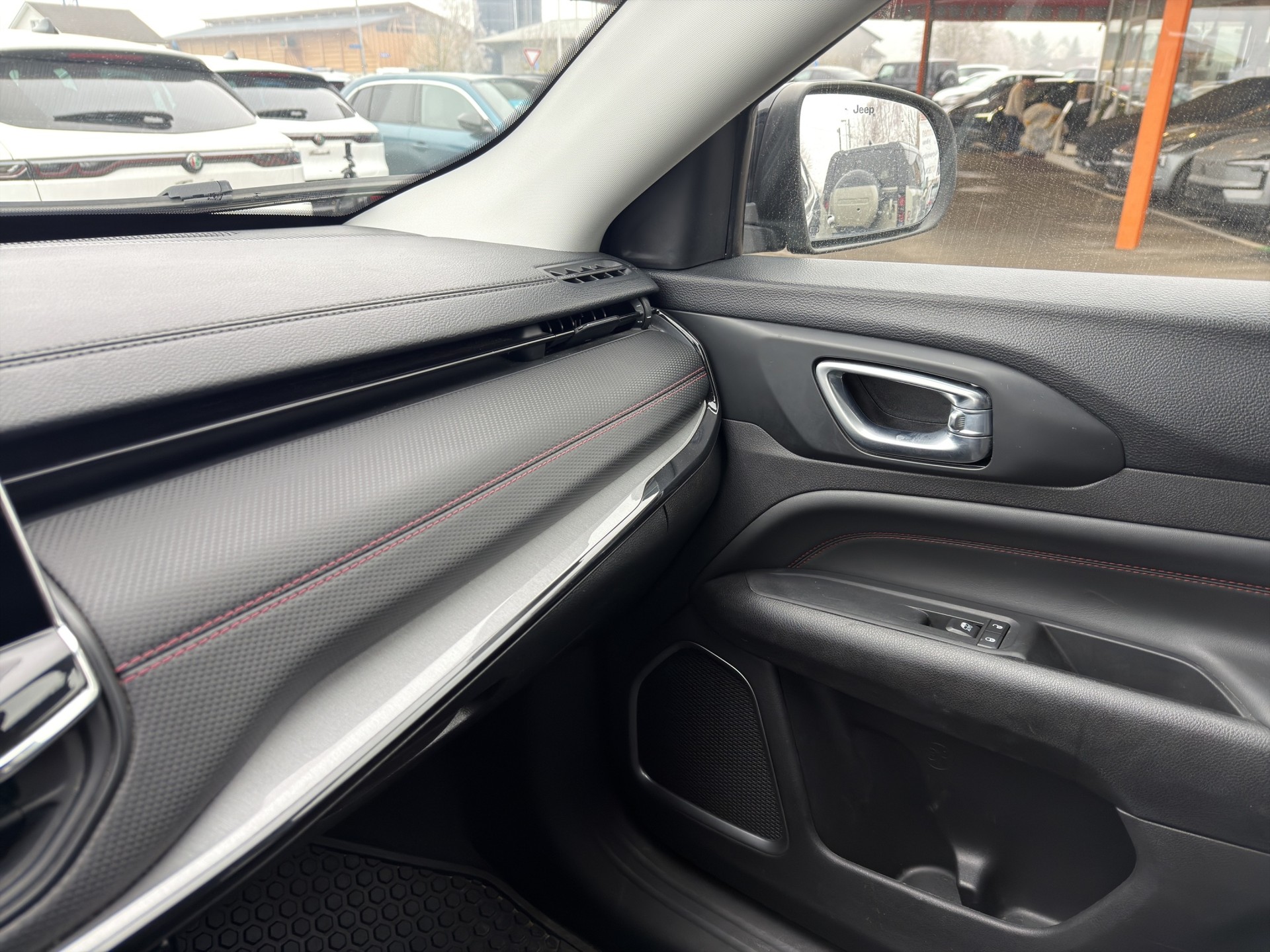 JEEP Compass 1.3T PHEV Trailhawk 4xe-image-26