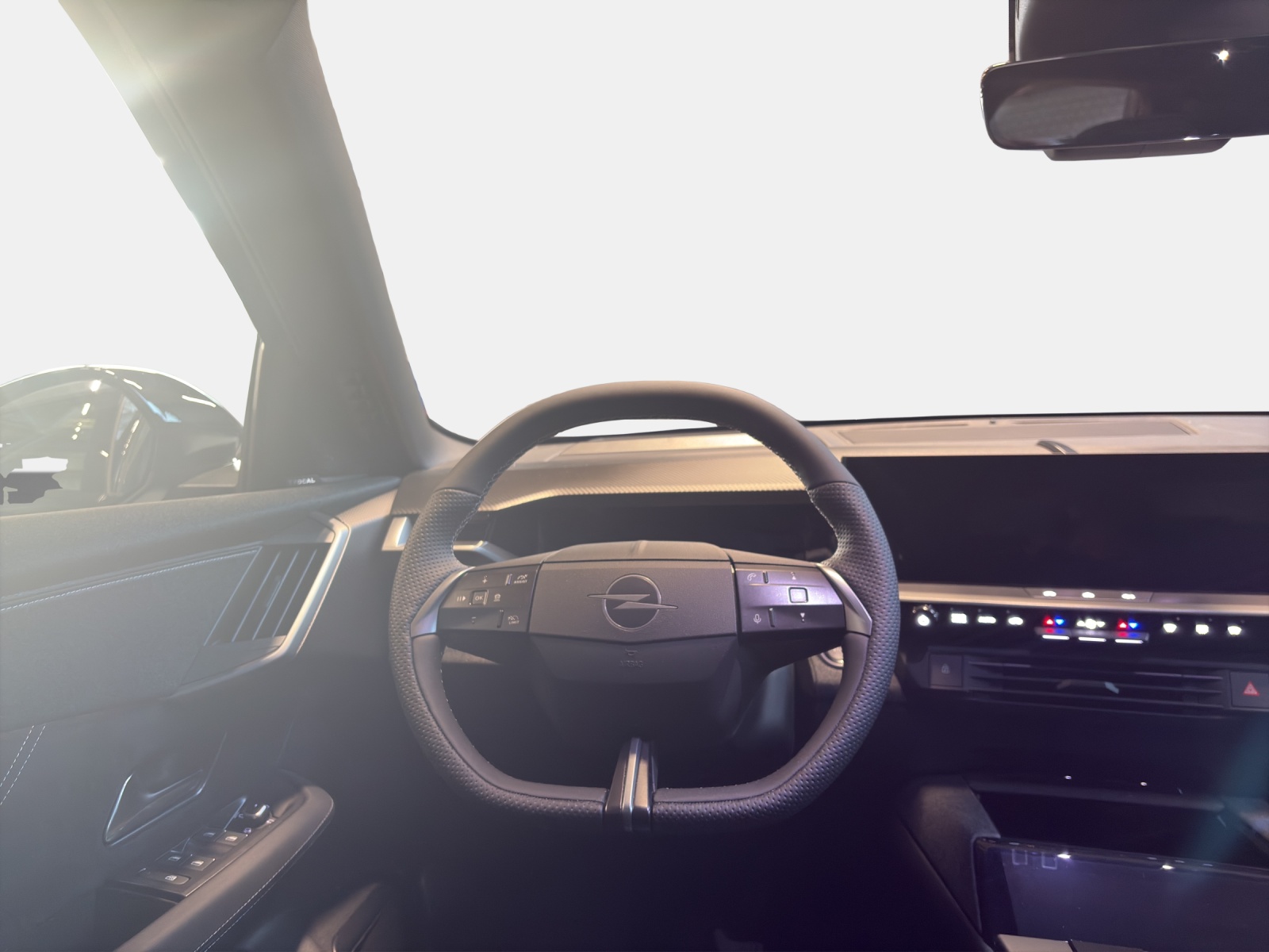 OPEL Grandland 1.6T/195 GS Hybrid-image-9
