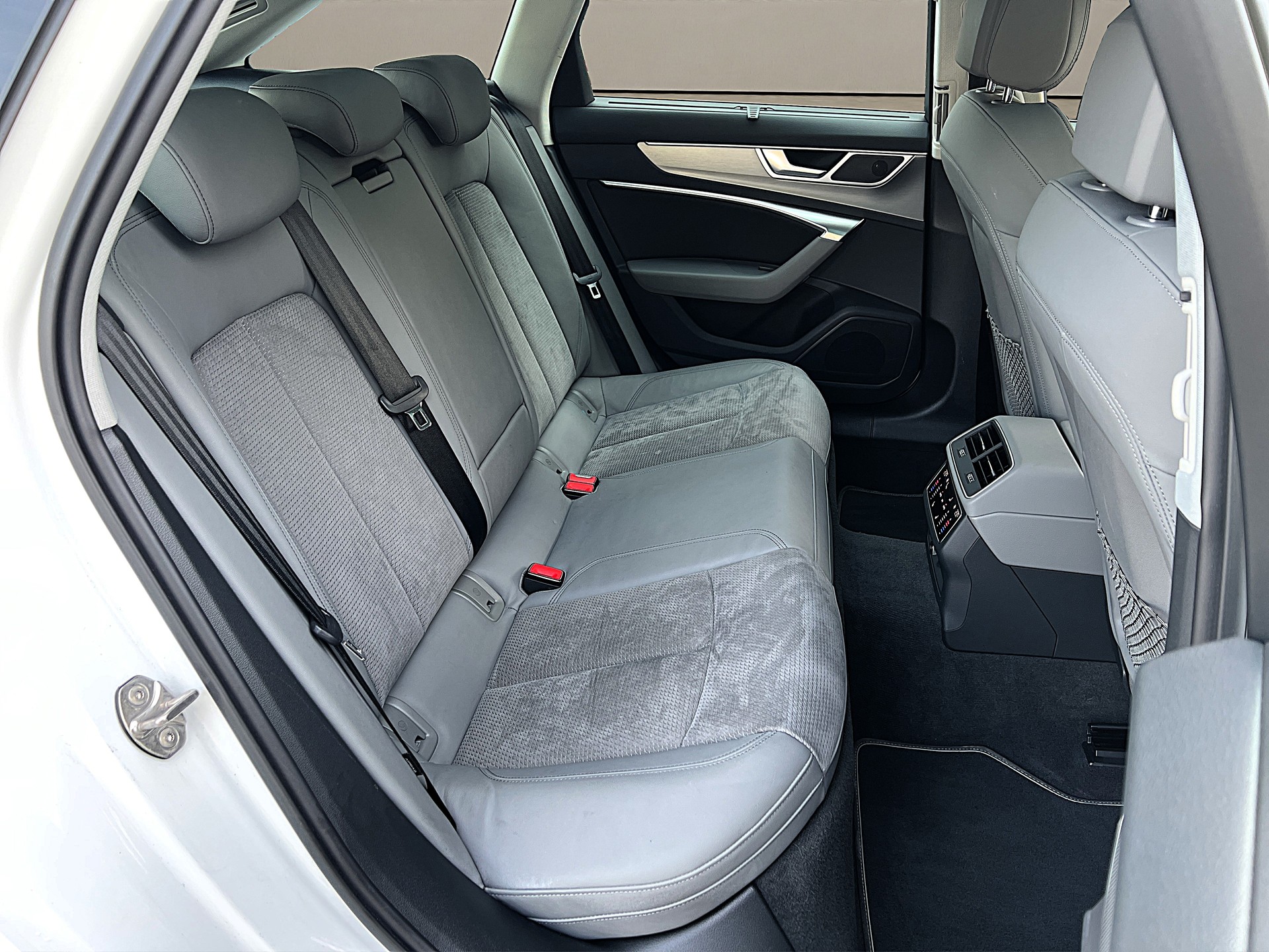 AUDI S6 Avant 3.0 TDI quattro tiptronic-image-14