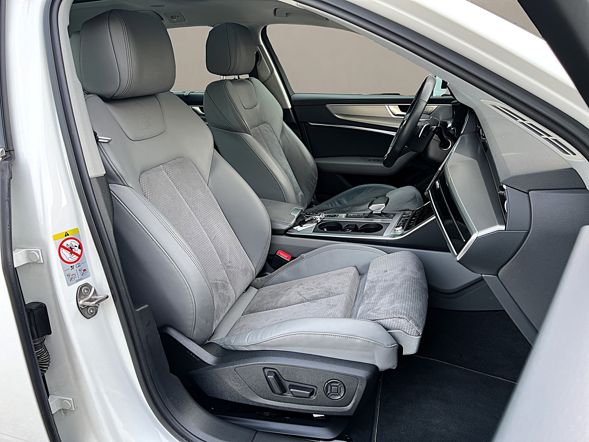 AUDI S6 Avant 3.0 TDI quattro tiptronic-image-9